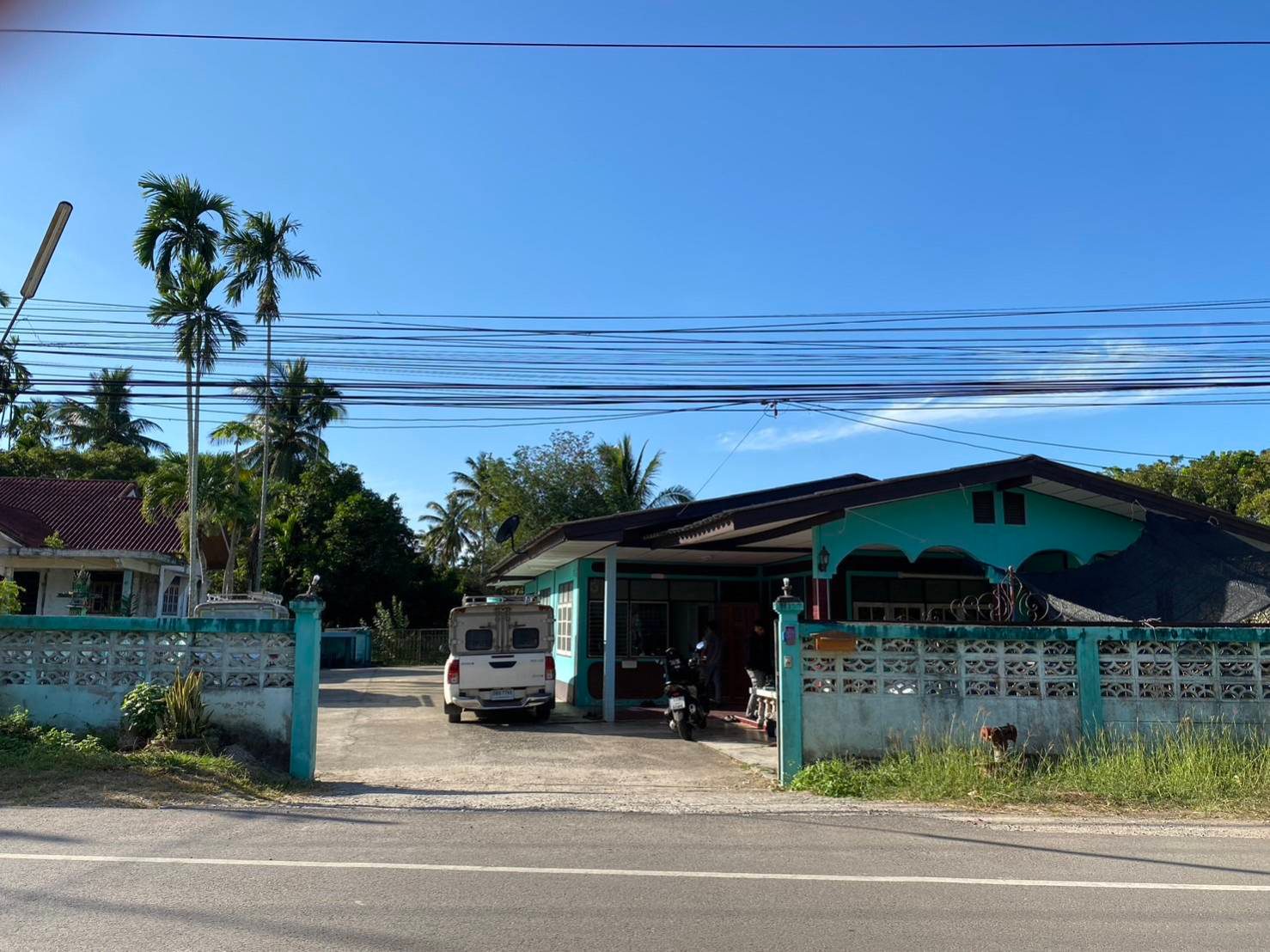 ขายบ้านพร้อมที่ดินเจ้าของขายเอง 1 ไร่ 2 งาน 9.2 ตรว. อ.เมืองชุมพร ใกล้เซเว่นสาขาชุมชนตากแดดและที่ว่าการอำเภอเมืองชุมพร บรรยากาศดีพื้นที่กว้างพร้อมสำหรับทุกคนในครอบครัว