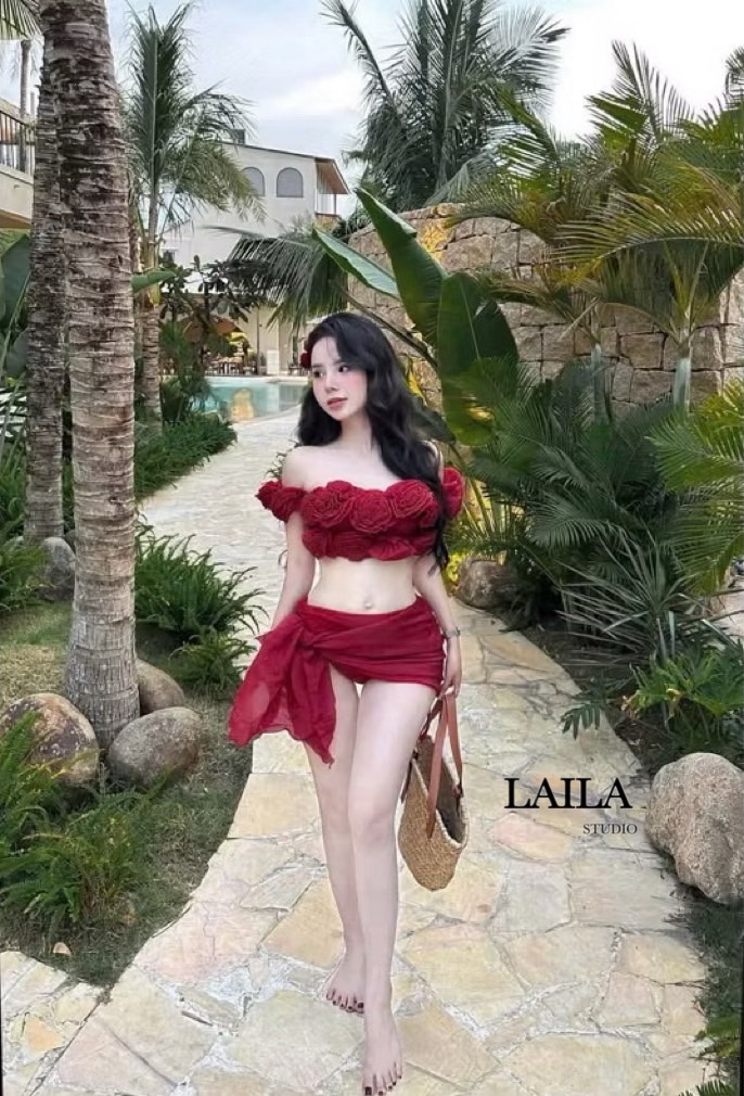 Tag : LAILA Detail: Setเสื้อ+บิกินี่+ซีทรู เสื้อเปิดไหล่งสนสุดน่ารัก แต่งปักดอกไม้3ดีฟูด้านหน้า ด้านหลังแต่สม็อค มาพร้อมตัวบิกินี่ผูกด้านข้างสุดแซ่บ เพิ่มความโดดเด่นของชุดด้วยซีทรูผูกเอว งานชุดว่ายน้ำเก๋ๆ ใส่ถ่ายรูปสวยๆค้าสาวๆๆ #ByLaila #ชุดว่ายน้ำ #ชุดว่