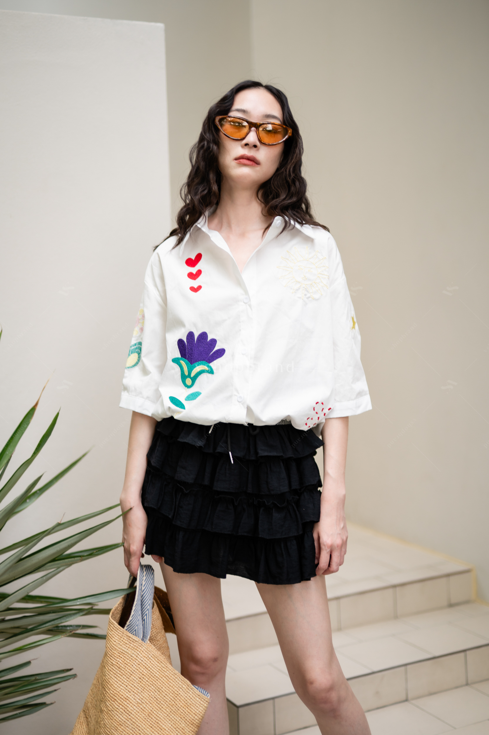 ครอปแขนสั้นคอปกปักดอกไม้ หัวใจ