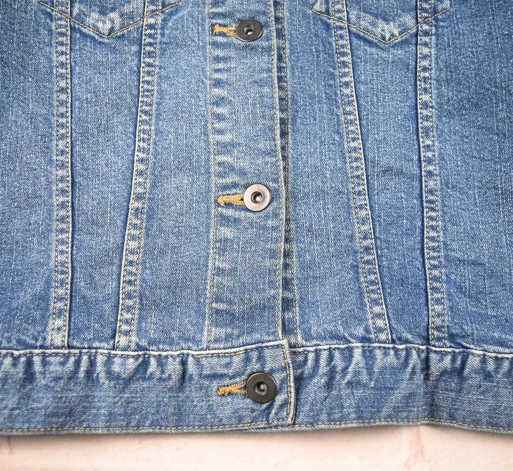 UNIQLOแท้ รอบอก 40 เสื้อแจ็คเก็ตยีนส์ ผู้หญิง ยูนิโคล่ สียีนส์ เสื้อแขนยาว เนื้อผ้าดี