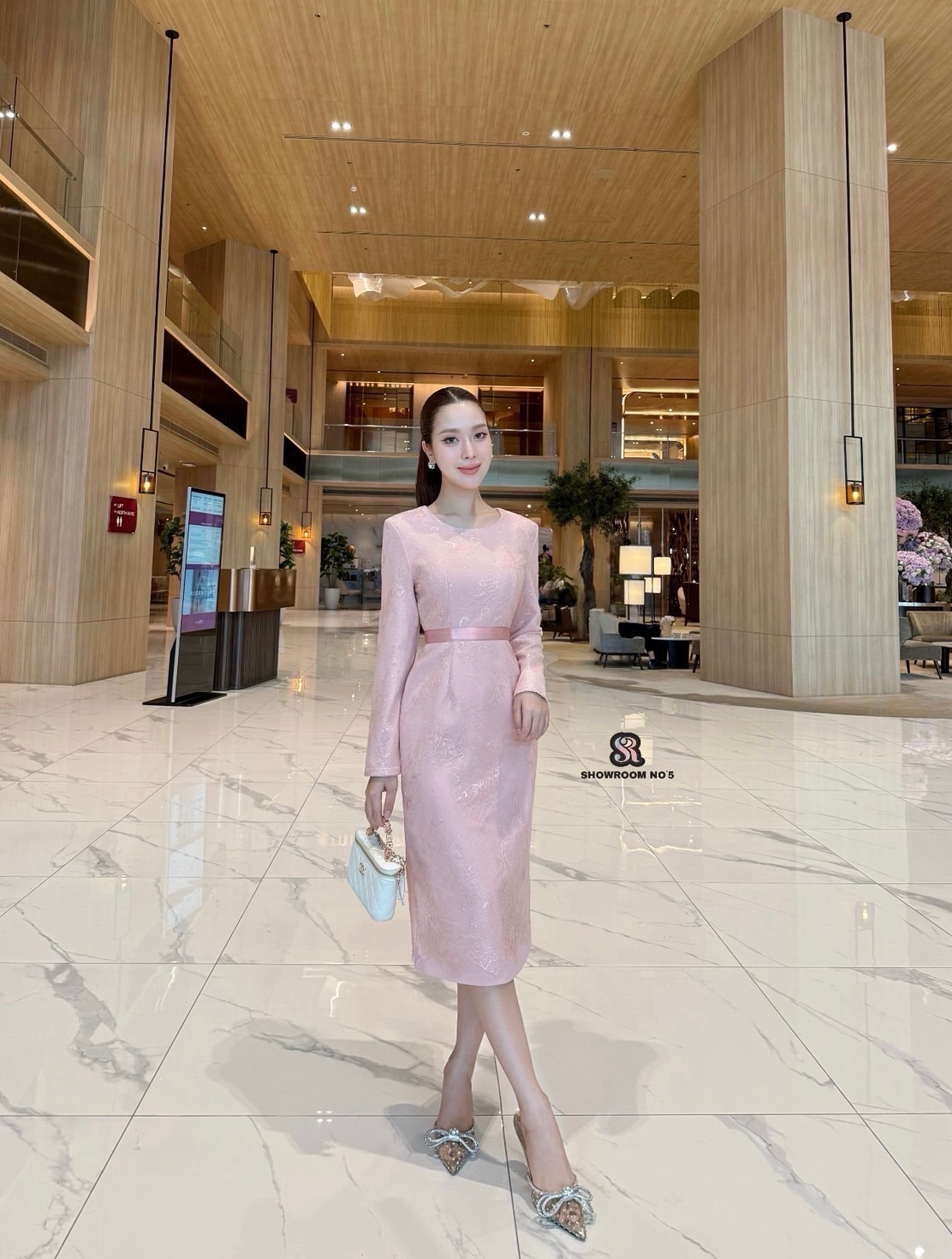 เดรสลูกไม้สีชมพูอัดกาวแขนยาว บุซับในทั้งชุด ซิปหลัง (S - 3XL)