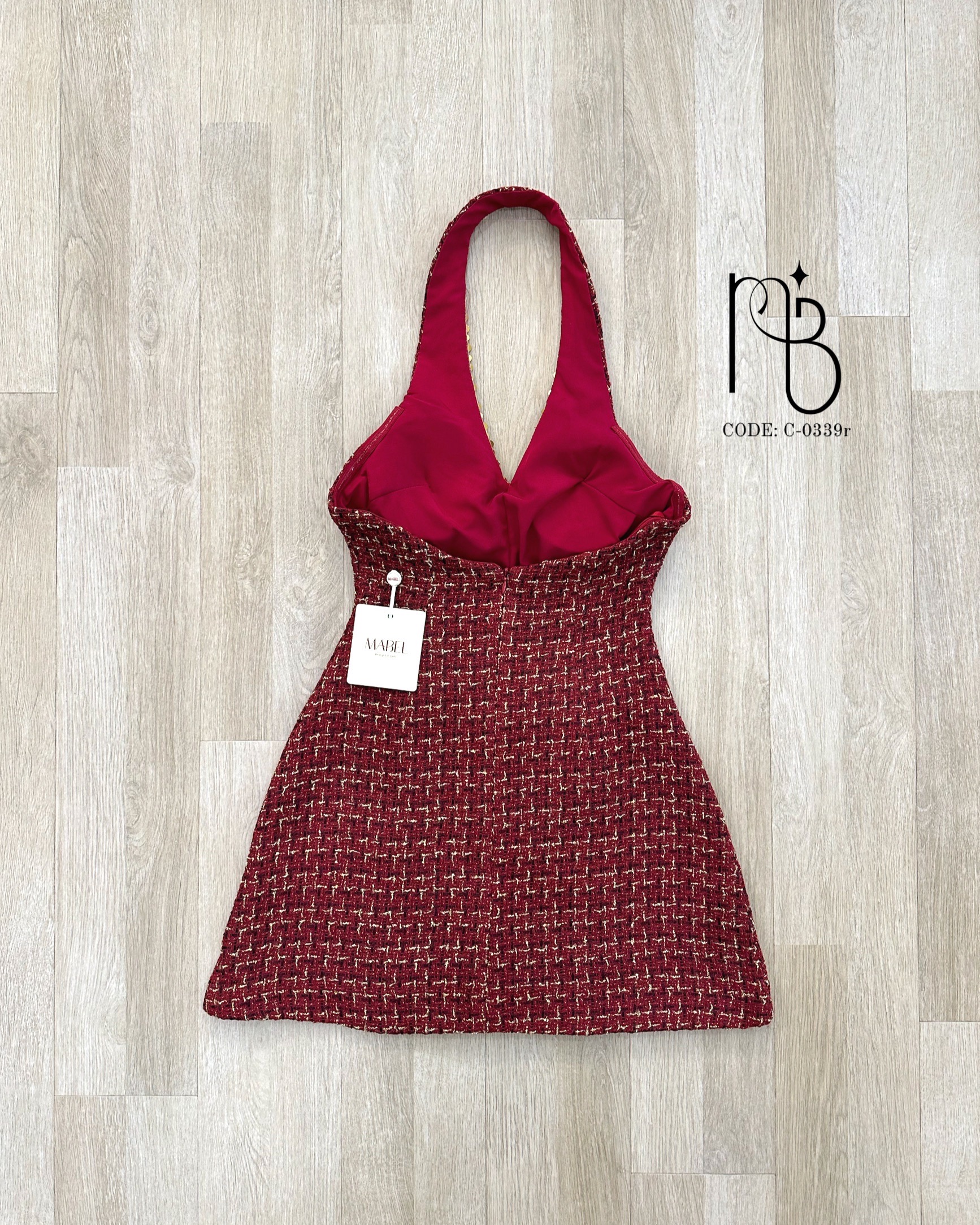 มินิเดรสคล้องคอทวิสทรงเปิดหลัง ดีเทลโครตหรูหรา มีช่องกระเป๋าด้านหน้า ชุดมีฟองน้ำและซับในทั้งตัว สวยมาก งานแฟชั่นสุดปัง งานจริงสวยจึ้ง ผ้าดีสุดๆ คอนเฟริมเลยค่ะ🖤 #BRANDMABEL #งานป้ายmabel