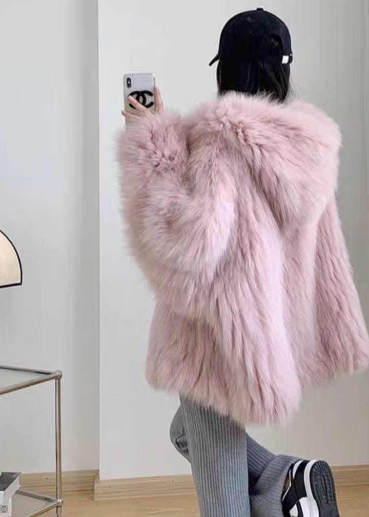 เสื้อคลุมแขนยาวมีฮู้ด ขนเฟอร์ นุ่มฟู งานมีซับในอย่างดีค่ะ สวย หรูดูแพง