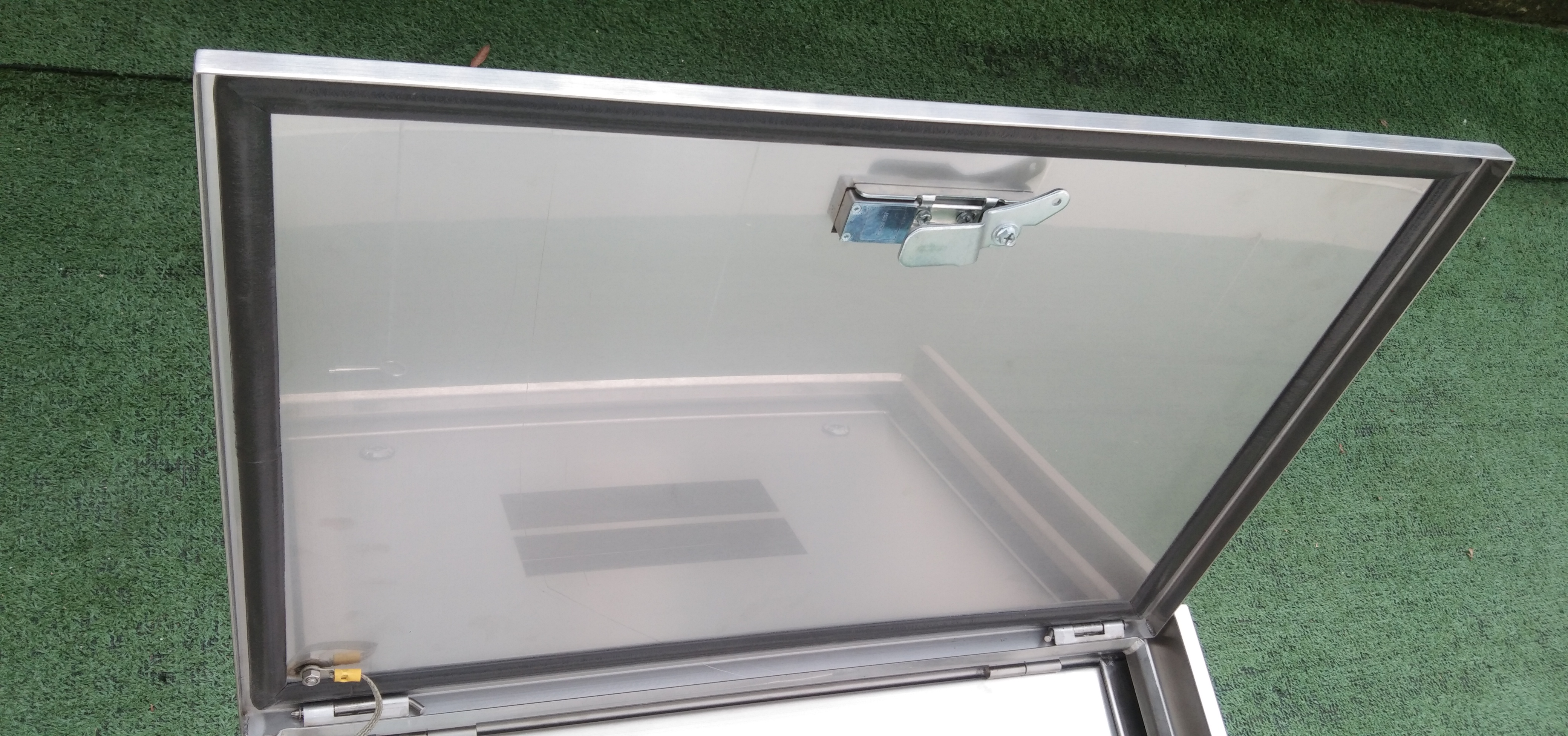 Main LUG 100A ตู้สแตนเลส 304 มีหลังคาสโลป W450xH650xD152mm. (24ช่อง)