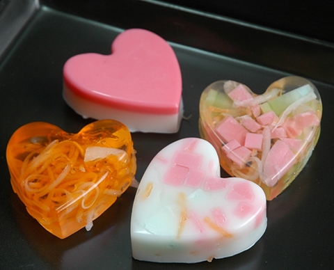 พิมพ์ซิลิโคน อินเลิฟ /6 x 6 x 1.8 ซม. / 50 กรัม / 4 หลุม