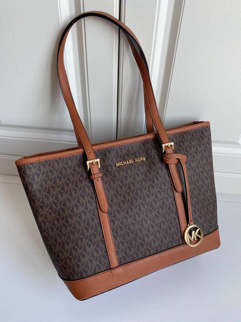 กระเป๋าสะพายไฮโซทรงช้อปปิ้งใบใหญ่แบรนด์เนมไมเคิลคอรส์ สีน้ำตาล MICHAEL KORS TOTE BAG
