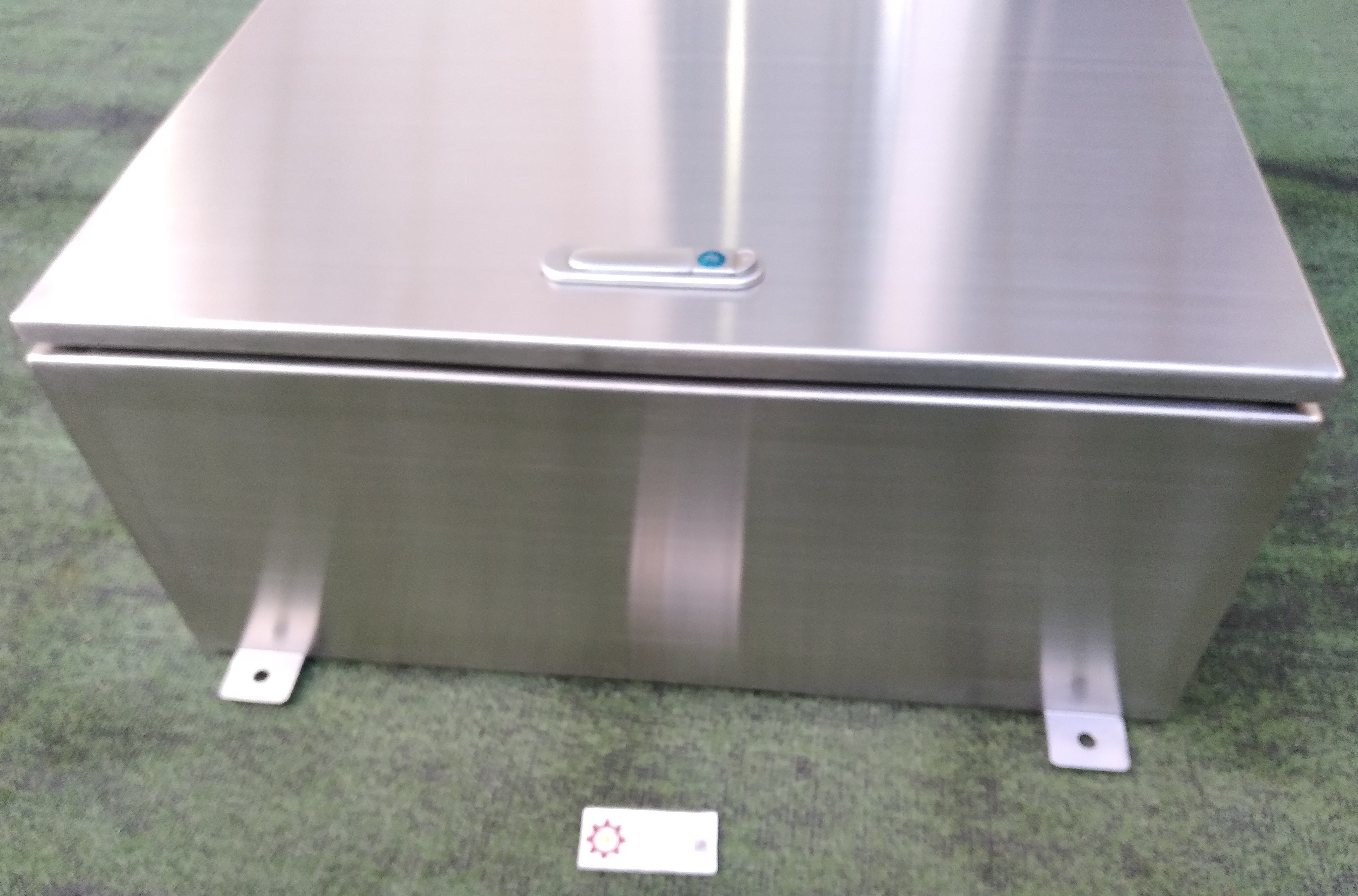 ตู้สแตนเลส 304 ฝาสองชั้น ทึบ กันน้ำ W606xH680xD300mm. Thk 1.5mm.