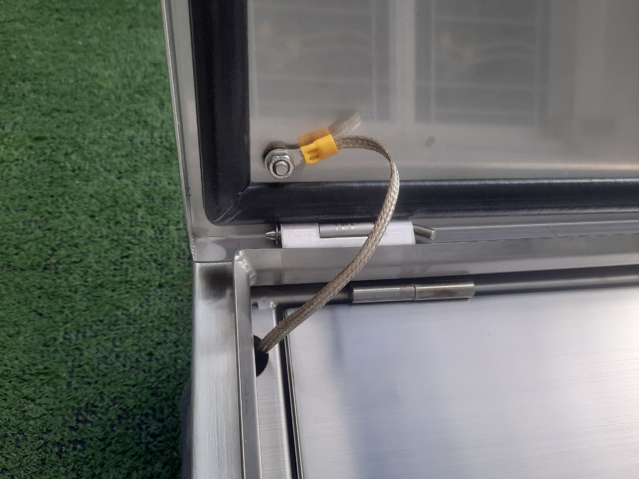 LOAD CENTER 100A ตู้สแตนเลส 304 มีหลังคาสโลป W450xH800xD152mm. (42ช่อง)