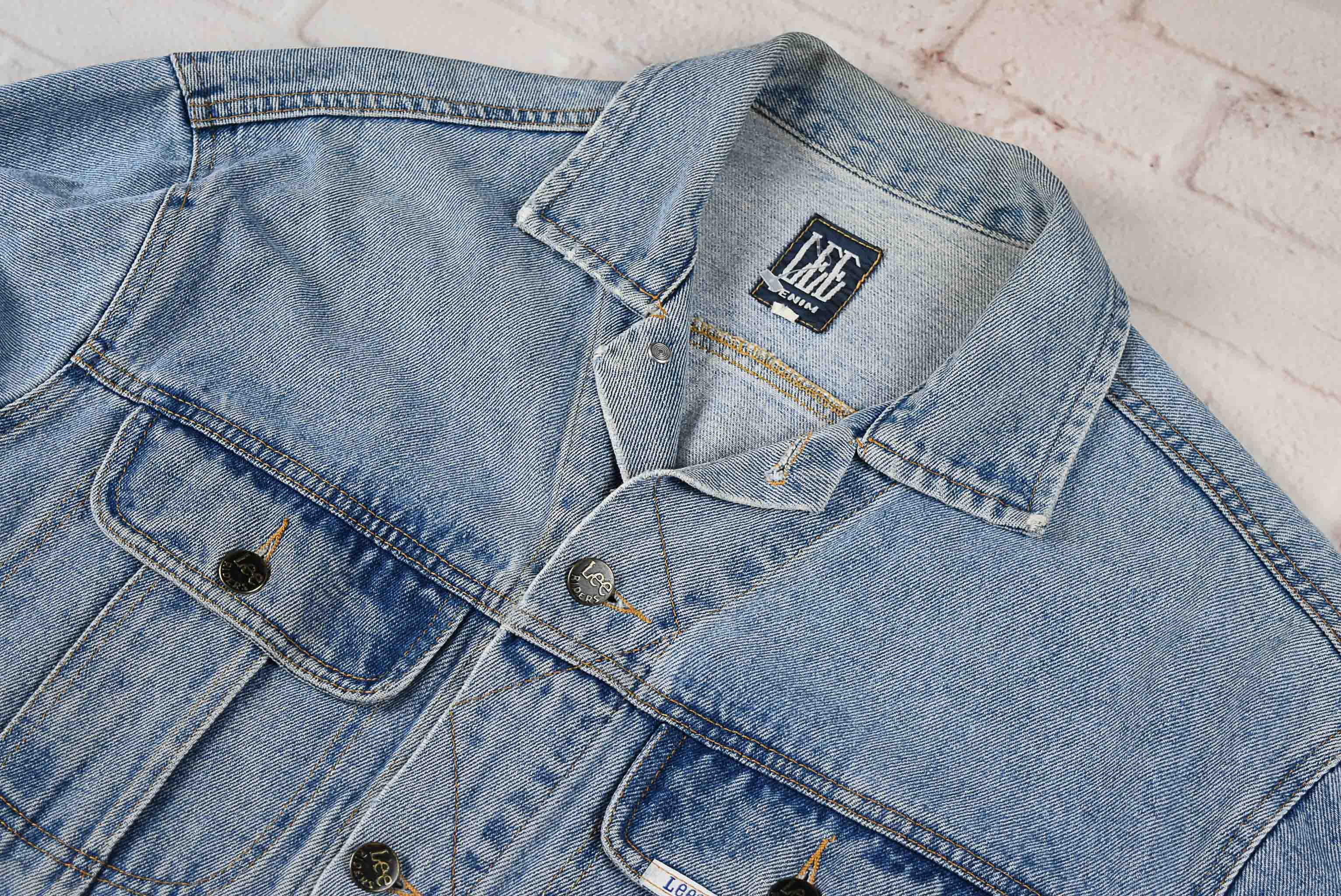 LEE อกจริง 44 ไซส์ M เสื้อแจ็คเก็ตยีนส์ แขนยาว ผู้ชาย สีสวยสุดๆ ผ้านุ่มใส่สบาย มีกระเป๋าข้าง ใส่ขับมอไซค์