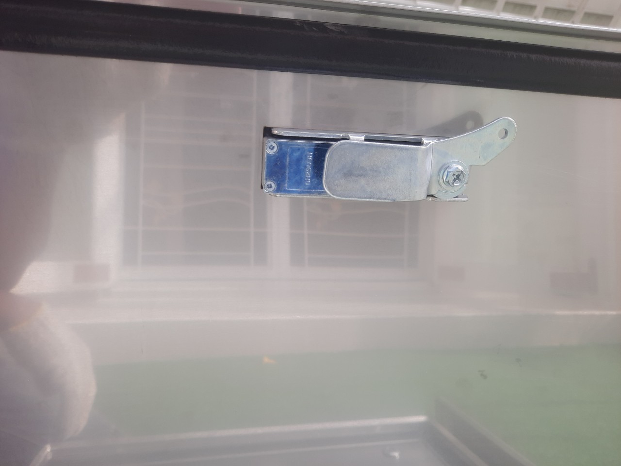 LOAD CENTER 100A ตู้สแตนเลส 304 มีหลังคาสโลป W450xH650xD152mm. (30ช่อง)