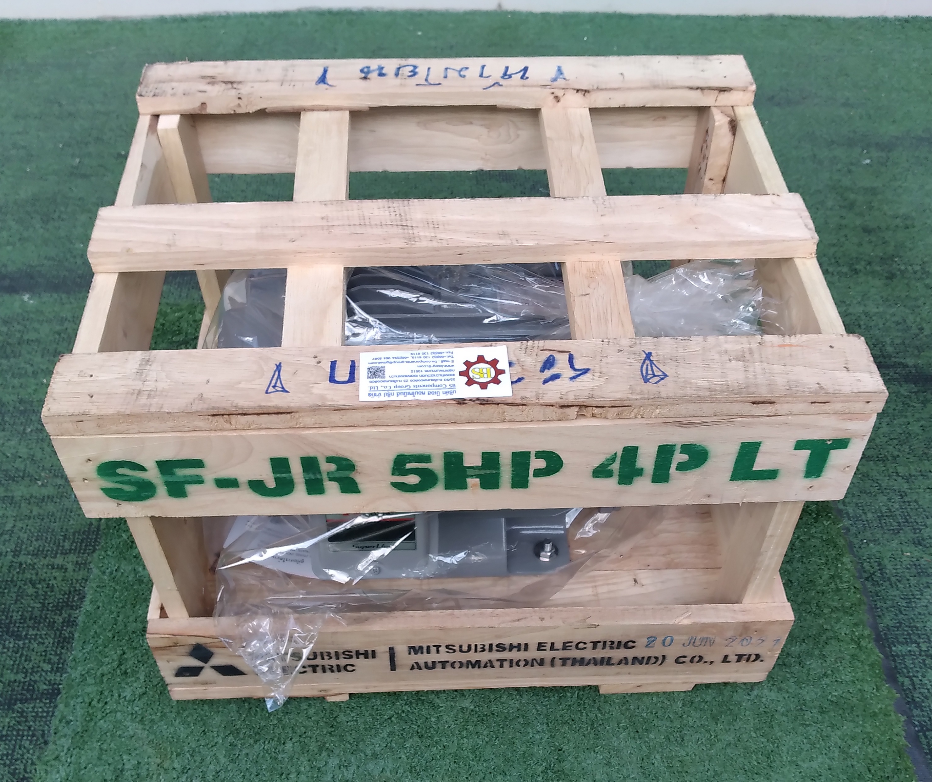 Mitsubishi : มอเตอร์ขาตั้ง IP44 SF-JR 5HP 4P LT 3phase 220/380V