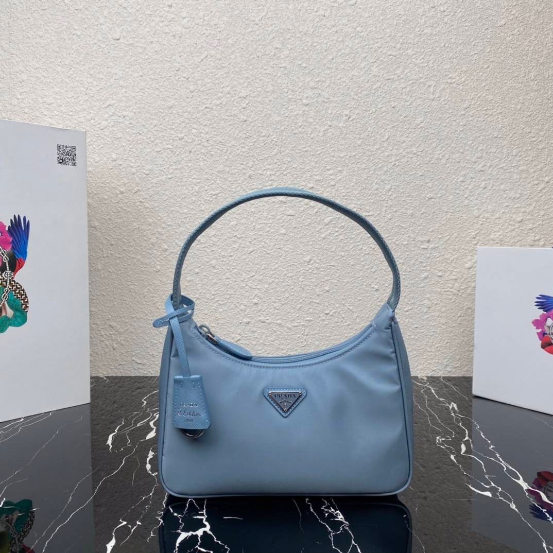 กระเป๋าสะพายไฮโซเรียบหรูดูแพงแบรนด์เนมพราด้าพรีเมี่ยมกิ๊ฟสีฟ้า PRADA NYLON HANDBAGS Premium gift