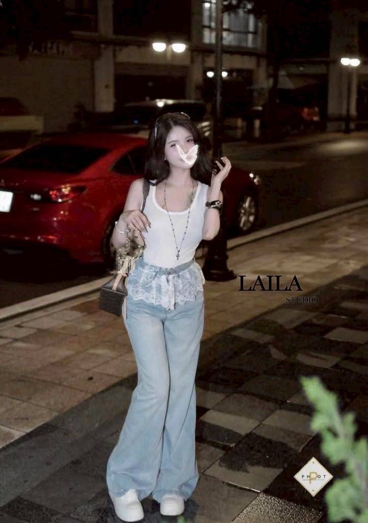 SETเสื้อ+กางเกง งานเสื้อกล้ามทรงกึ่งครอป แต่งเสริมทรงที่อก มาในโทนขาวเรียบๆ เนื้อผ้าสวยนิ่มเด้ง มาพร้อมกางเกงยีนส์ขายาวแท้💯 งานสีฟอก แต่งลูกไม้ช่วงขอบกางเกงเพิ่มความโดดเด่นให้กับชุด แมชกันลงตัวสุดๆลุคสาวเท่สาวมั่นน่ารักแมชใส่ง่ายสุดๆ #byLaila #ชุด