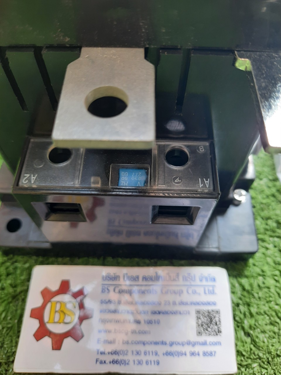 SIEMENS : 3TF5122-0XP0 Contactor AC 50 HZ, coil230/220 V AC3 400 V 140 A 75 kW AUX. contacts: 2 NO + 2 NC size 6 screw connection