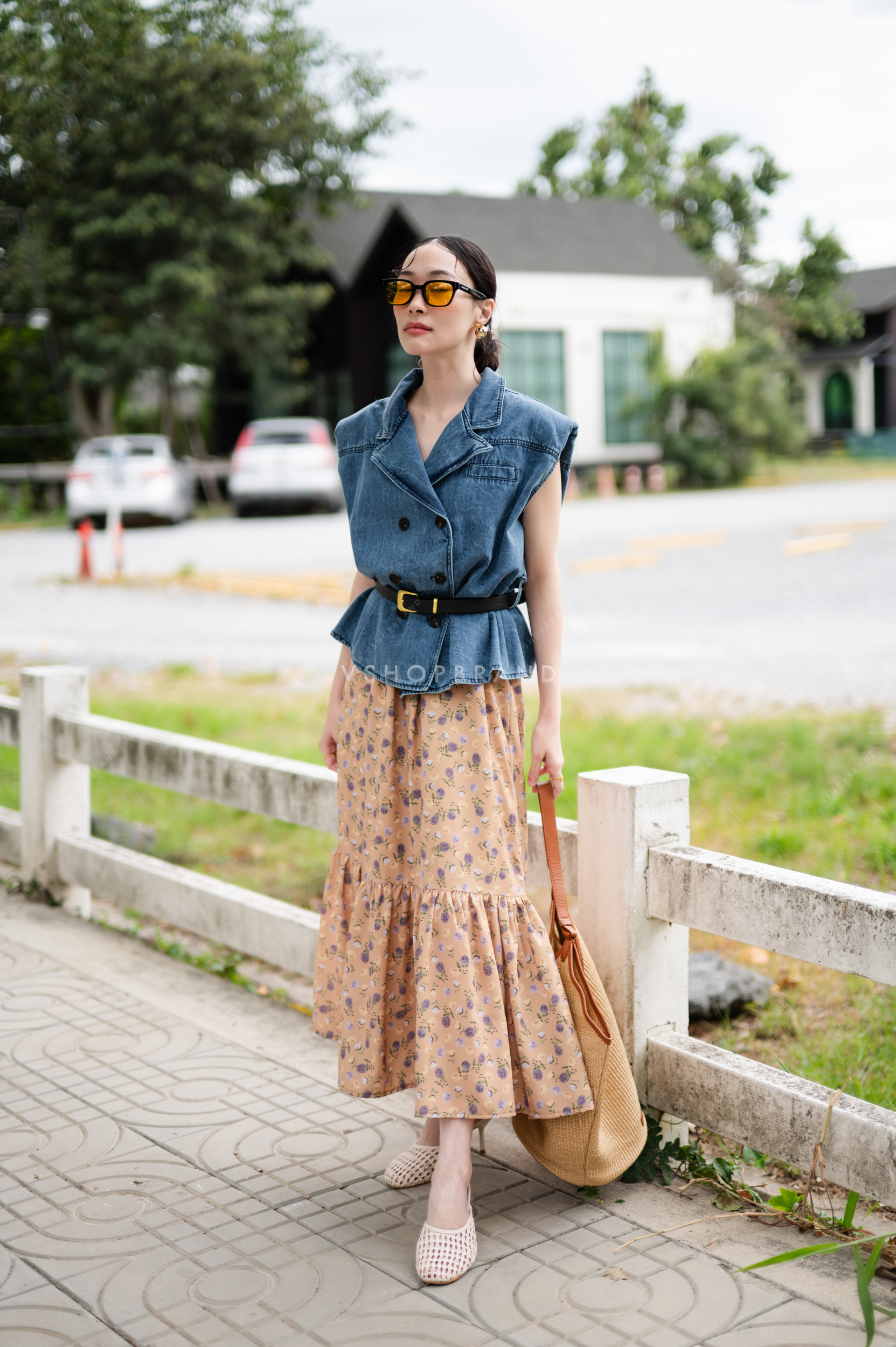 Set เสื้อกั๊กยีนส์+เดรสสายเดี่ยวลายดอกมินิชายระบาย+เข็มขัด #vshopbrand #vshop #ชุดเซต #เซตกระโปรง #ชุดออกงาน #ชุดทำงาน #เซต #skirt #fashion #outfitoftheday #outfit #set #fashioninspo #minimal #summer #skirt #เซทยีนส์ #กระโปรงยีนส์