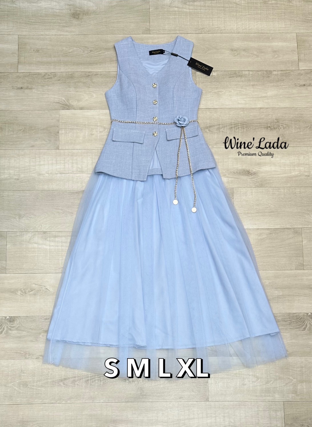 Set 4 Pcs. เช็ทเสื้อแขนกุดกระดุมหน้า เนื้อผ้ามีเทคเจอร์ มาพร้อมกระโปรงมุ้งสีเข้าเซ็ท มีเข็มกลัดดอกไม้และเข็มขัดโซ่ เพิ่มความลัคซู ทรงสวย เป๊ะ สวยหรู ดูแพง มากค่ะ ใส่แล้วผอมเพียว ซับในทั้งตัว เนื้อผ้าใส่สบาย สายลัคซูรี่ ต้องมีติดตู้ ใครได้ลองแล้วจะหลงรักค่
