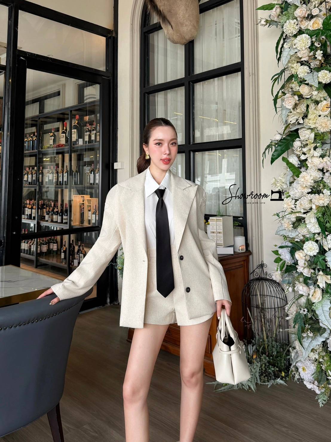 S1173 Korea suit set เกาหลีเกาใจไม่ไหว กับเซ็ตสูทที่จัดกันมาเต็มๆแบบ 4in1 คุ้มไม่รู้จะคุ้มยังไง งานสวยแค่ไหนให้ภาพอธิบายค่ะ ดีไซส์เรียบหรู สีสุภาพ ใช้ผ้าอย่างดีในการตัดเย็บค่ะ บุซับ งานสวย คอมพลีทลุคครบจบในชุดเดียว #showroombrand #งานป้ายshowroom #งานป้าย