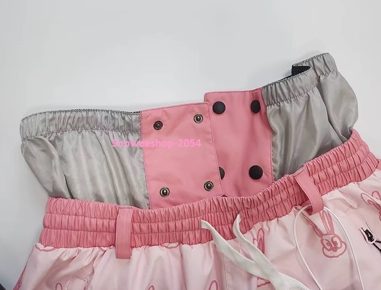 พร้อมลุยทุกลานหิมะ ชุดสโนว์บอร์ด / ชุดสกี กันหนาวระดับมืออาชีพ กันหนาวติดลบ ใส่แล้วอุ่นสบาย กันน้ำ กันลม กันหิมะสุดพลัง ทรง Oversize ใส่หลวมๆ เท่ได้ทั้งชาย & หญิง จะสกี จะสโนว์บอร์ด หรือแค่โพสท่าถ่ายรูป ก็คูลสุดๆ