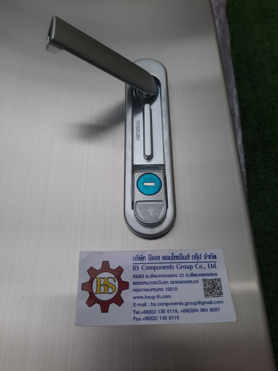 Main LUG 100A ตู้สแตนเลส 304 มีหลังคาสโลป W450xH800xD152mm. (42ช่อง)