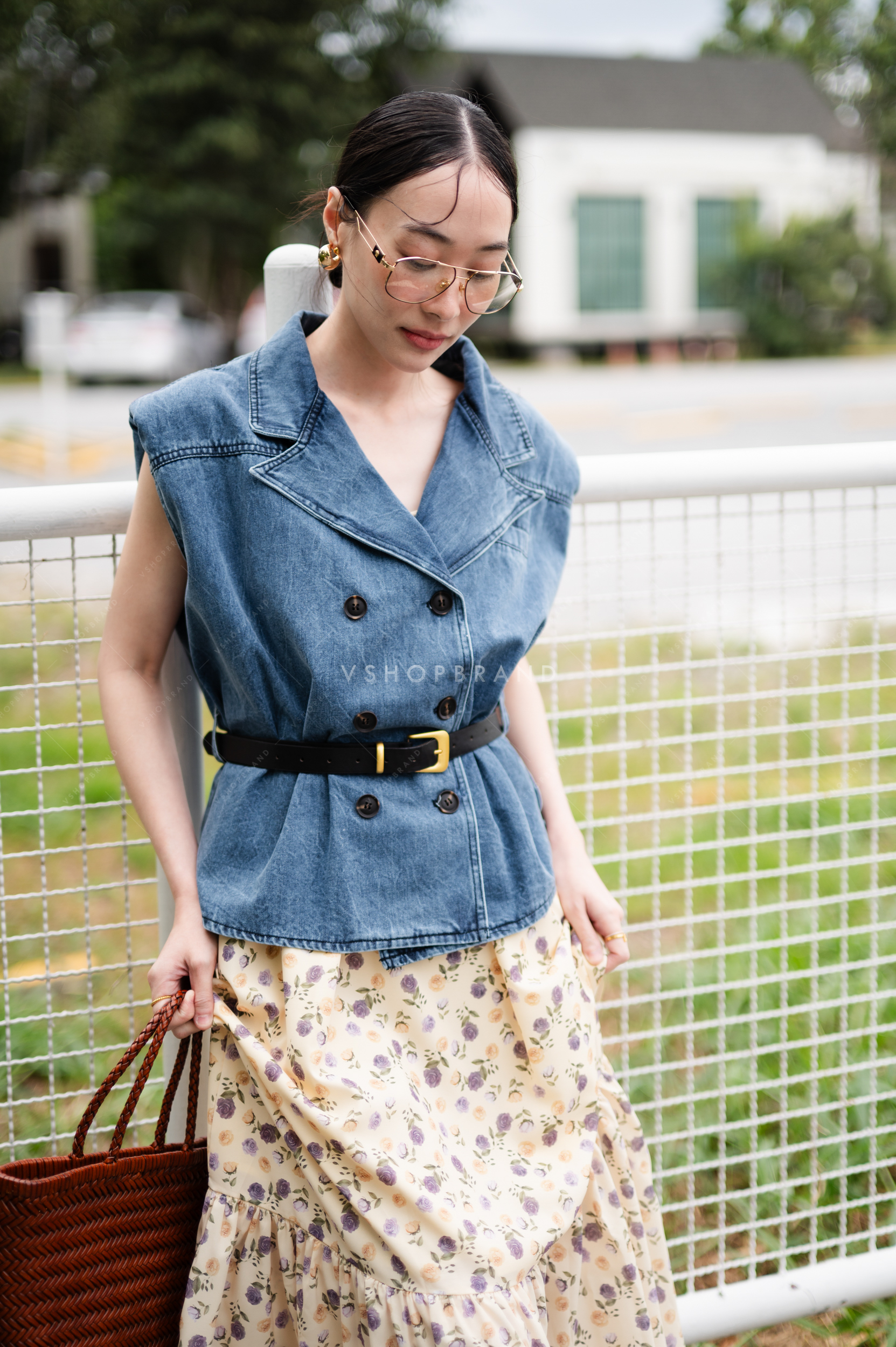 Set เสื้อกั๊กยีนส์+เดรสสายเดี่ยวลายดอกมินิชายระบาย+เข็มขัด #vshopbrand #vshop #ชุดเซต #เซตกระโปรง #ชุดออกงาน #ชุดทำงาน #เซต #skirt #fashion #outfitoftheday #outfit #set #fashioninspo #minimal #summer #skirt #เซทยีนส์ #กระโปรงยีนส์