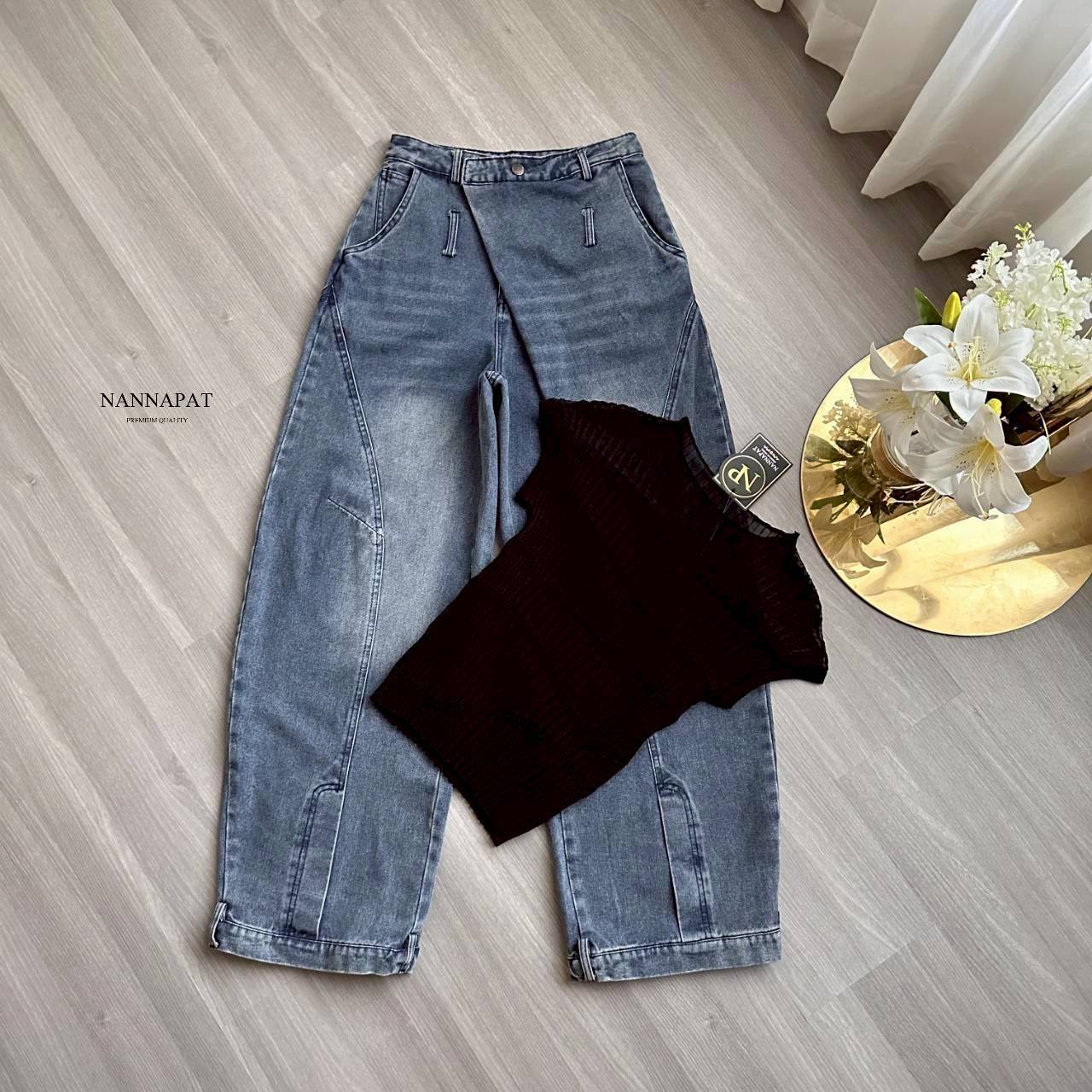 SETเสื้อผ้าสเวสเตอร์ล่องนุ่มๆใส่สบาย เข้ารูปเก็บทรง มาคู่กับกางเกงยีนส์แท้ฟอก ดีไซน์เก๋ๆ ทรงบาร์เรลสวย แม็ชกันลงตัว