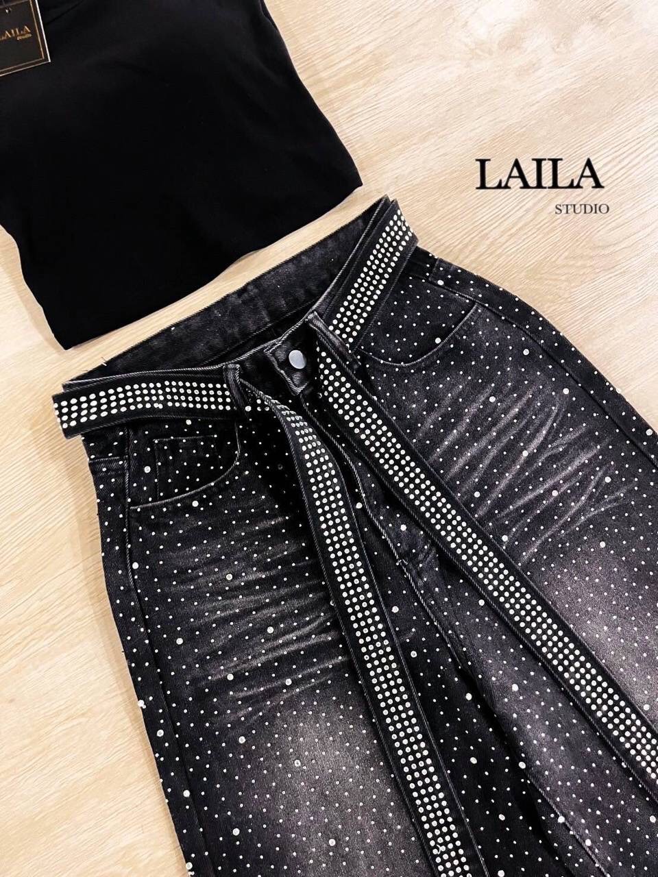 Set เสื้อ+กางเกง เสื้อครอปทรงกล้ามงานผ้ายืดหยุ่น พร้อมเสริมฟองในตัว มาพร้อมกางเกงยีนส์นำเข้าทรงบอยๆปล่อยๆแต่งตอกเพชรพร้อมสายเข็ดขัดแต่งเพรชอย่างดีงานกระเป๋าสองข้างผ้ายีนส์มีน้ำหนักทรงดีลุคโคเรียเท่ๆสุดคุ้มค่าาการันตี #ชุดเซ็ท #bylaila brand #กางเกงคาร์โก้