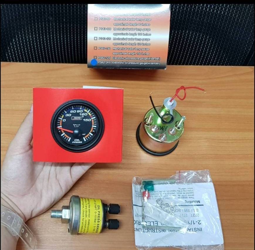 PROSPORT เกจ์วัดแรงดันน้ำมันเครื่อง + สวิกแรงดัน 12 V หรือ 24 V พร้อมอุปกรณ์ติดตั้ง ( 150 PSI ) อันละ
