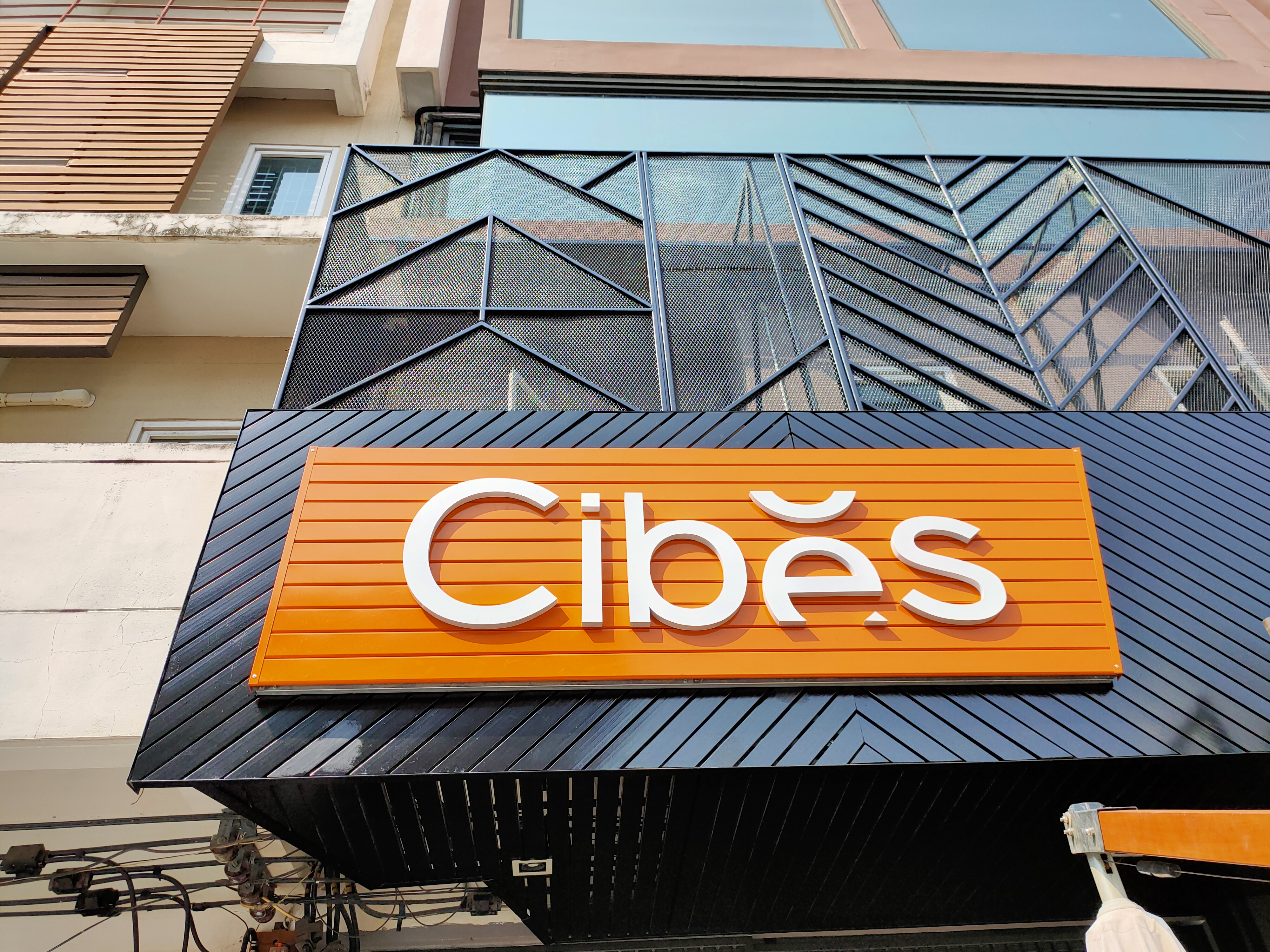 ป้ายอักษรโลหะและสเตนเลส