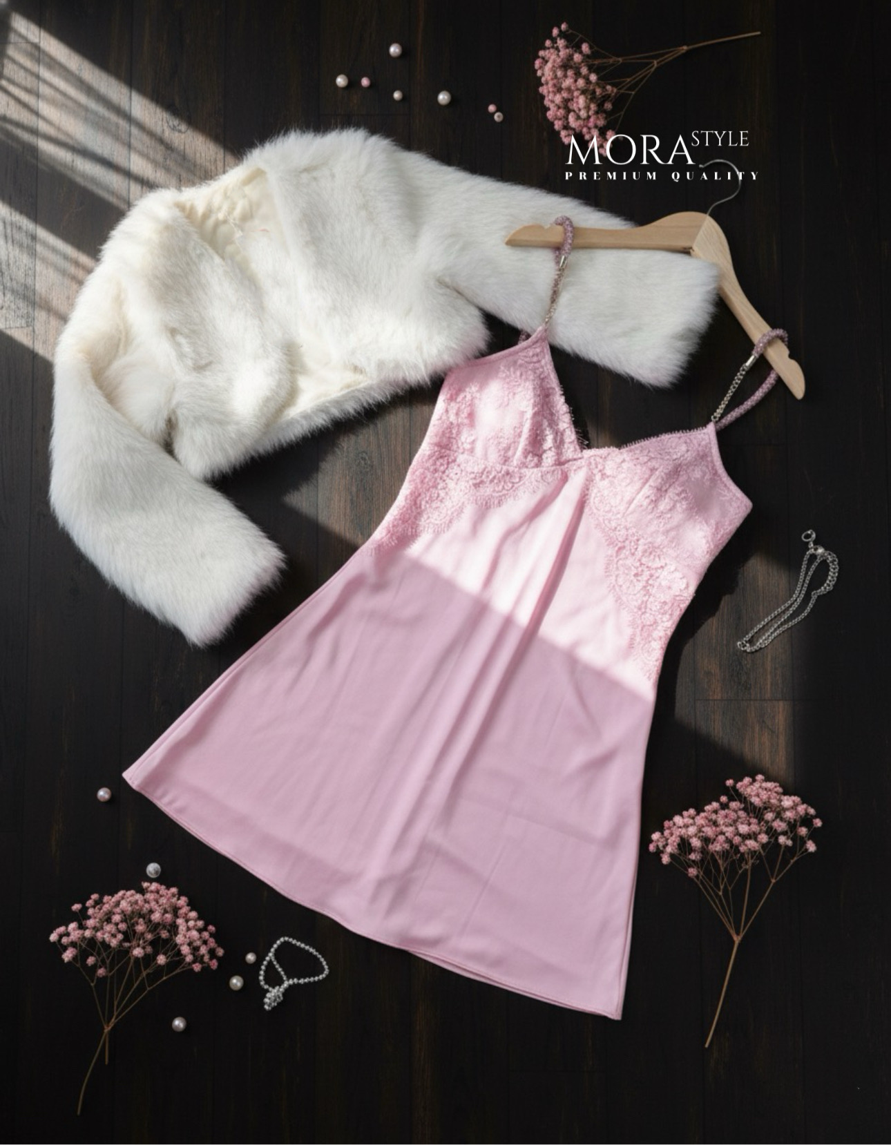 เซ็ท 2 ชิ้น มินิเดรสสายเดี่ยวตามแบบฉบับเซเลปดารา ผ้าพริ้วใส่สบาย มาพร้อมกับเสื้อคลุมแต่งขนเฟอร์ ใส่แมทช์น่ารักมากค่าาา