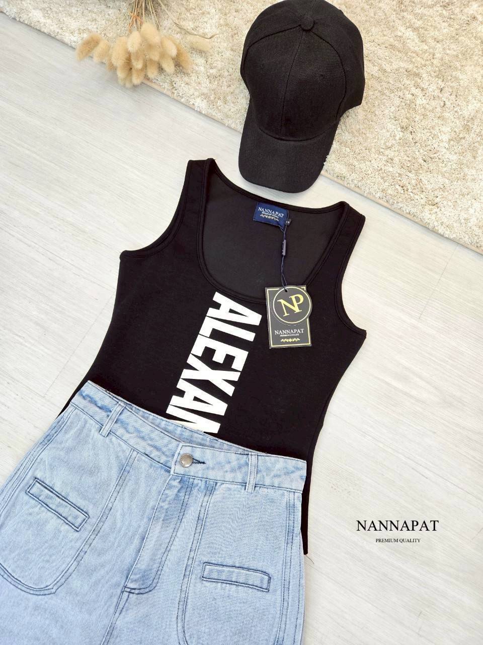 SET เสื้อผ้ายืด นุ่ม ใส่สบาย เข้ารูปเก็บทรง+ พร้อมกางเกงยีนส์แท้ฟอกซีด +หมวกมาให้แม็ชด้วย เริดด เซ็ทนี้