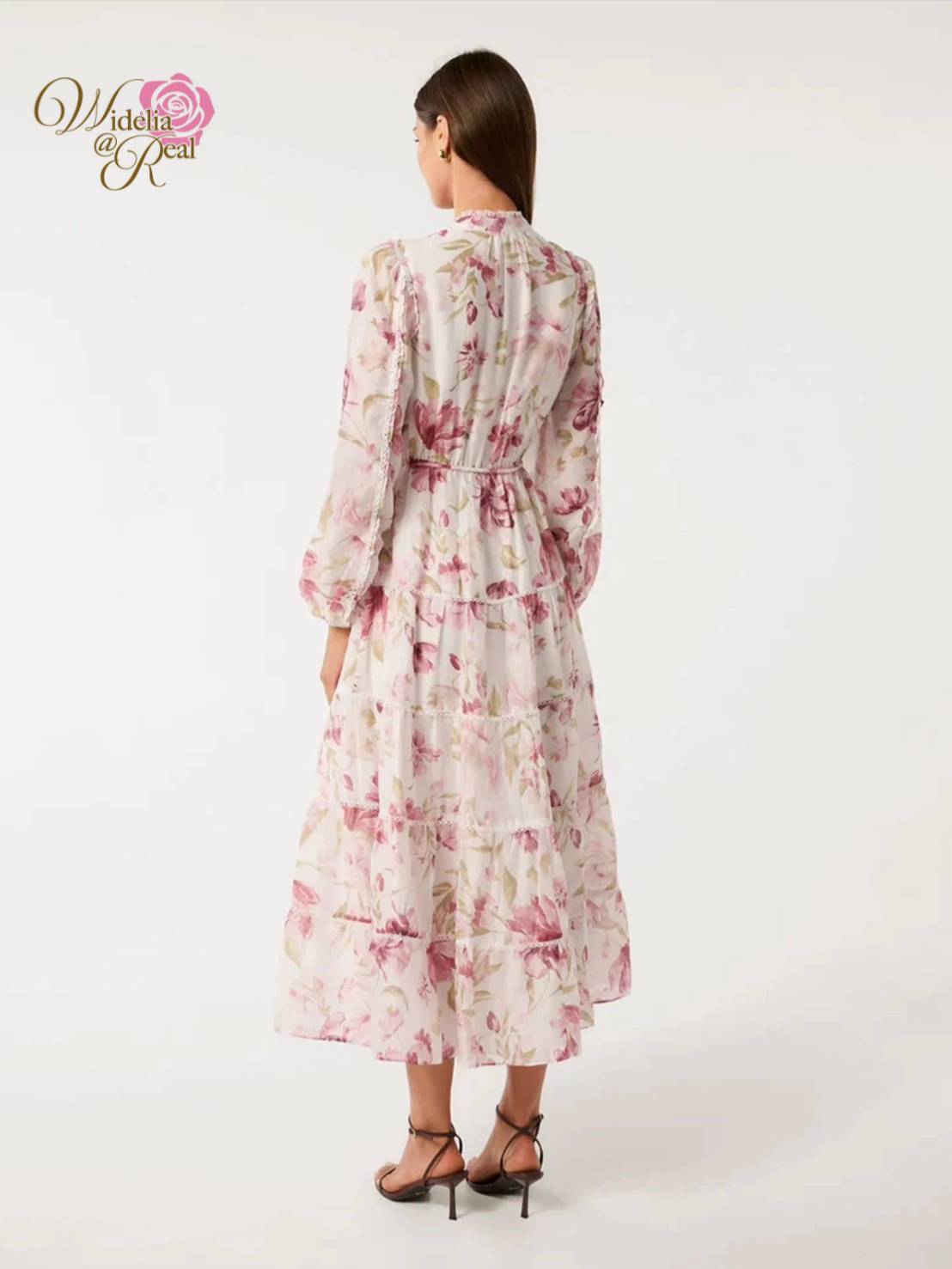 Dress เดรสยาวตัวสวย งานเก๋ ใส่ง่าย เนื้อผ้าสวย งานเกรดพรีเมี่ยม ท่อนแขนยาว ช่วงเอวเข้ารูป ท่อนล่างเดรสทรงเอพริ้วทิ้งตัวสวย ผ้าพิมพ์ลายดอกไม้หวานฉ่ำ แนะนำเลย รับรองใส่ออกมาไม่ผิดหวัง บอกเลยห้ามพลาดเด็ดขาดงานดีงานสวยจริงต้อง Widelia @ Real
