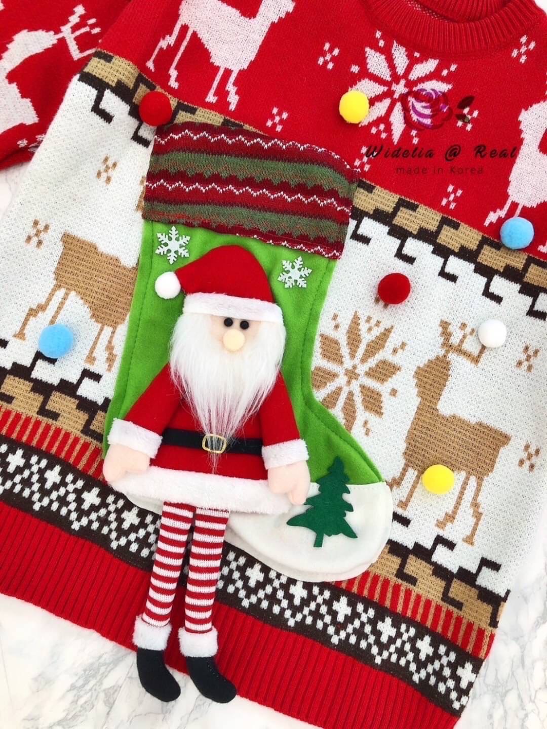 Sweather :: เสื้อตัวยาวสุดเก๋ รุ่นนี้ปังมากแม่ งานเกรดพรีเมี่ยม ตัวเสื้อเป็นไหมพรมเนื้อนุ่มนิ่ม ทอลายเก๋สีสันสดใสทั้งตัว มาพร้อมกับตุ๊กตา Pop Up ตัวใหญ่บึ้ม ในตีม Christmas สุด Cute งานสวย ทรงเป๊ะ คัทติ้งเนี้ยบมาก งานไหมพรมเนื้อดีมากนะคะ