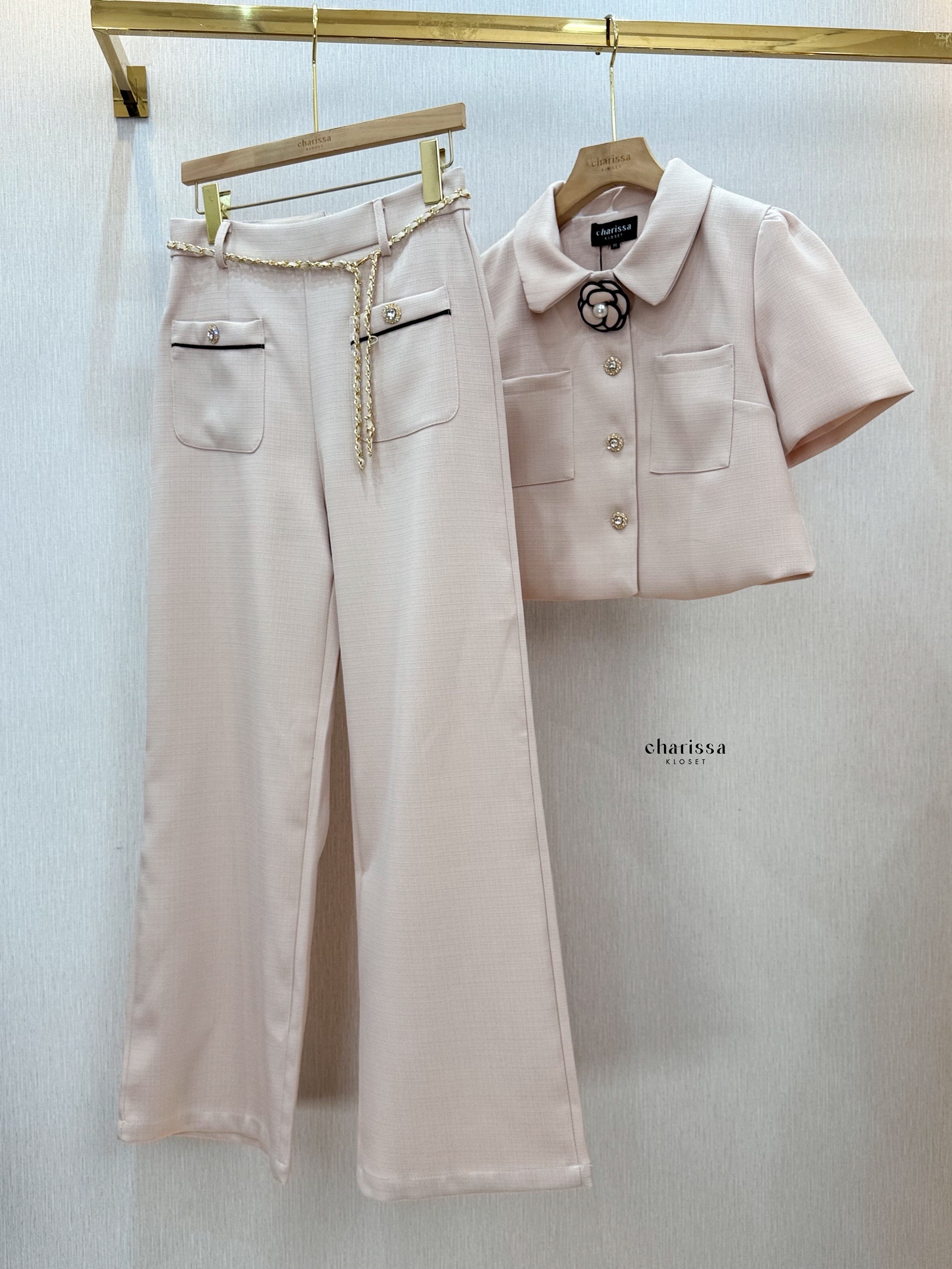 เซ็ตเสื้อ+กางเกงทรงขากว้างที่ดูเรียบหรู ใส่ทำงานหรือออกงานได้สบาย #ชุดใส่ทำงาน #ชุดทำงานส วยๆ#ชุดเซ็ทใส่ทำงาน#ชุดเสื้อสีฟ้า #OOTD เซ็ทสีชมพูอ่อน #เดรสสีน้ำตาล