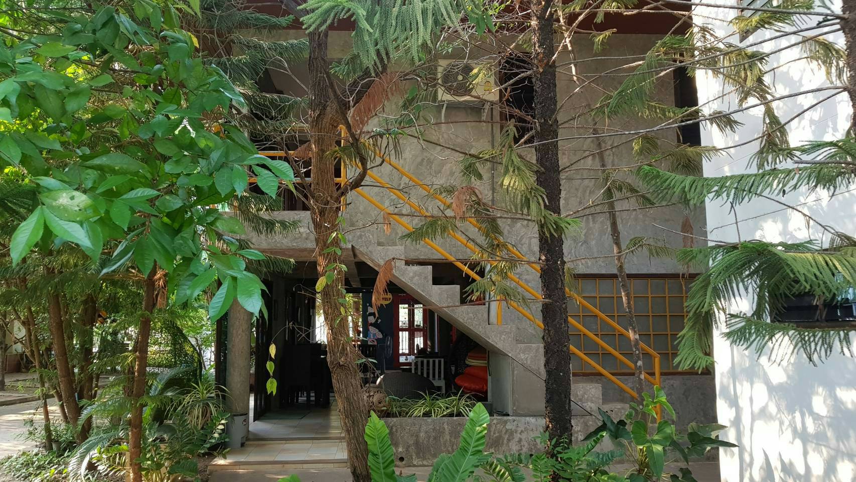 ขายบ้านพร้อมที่ดินและกิจการบ้านอุ่นรักร้านอาหาร+ร้านกาแฟ+ห้องพักรายวันใจกลางอ.เมืองหนองคายพร้อมอุปกรณ์เครื่องใช้ เฟอร์นิเจอร์ครบครันเหมาะสำหรับผู้รักในการทำธุรกิจ