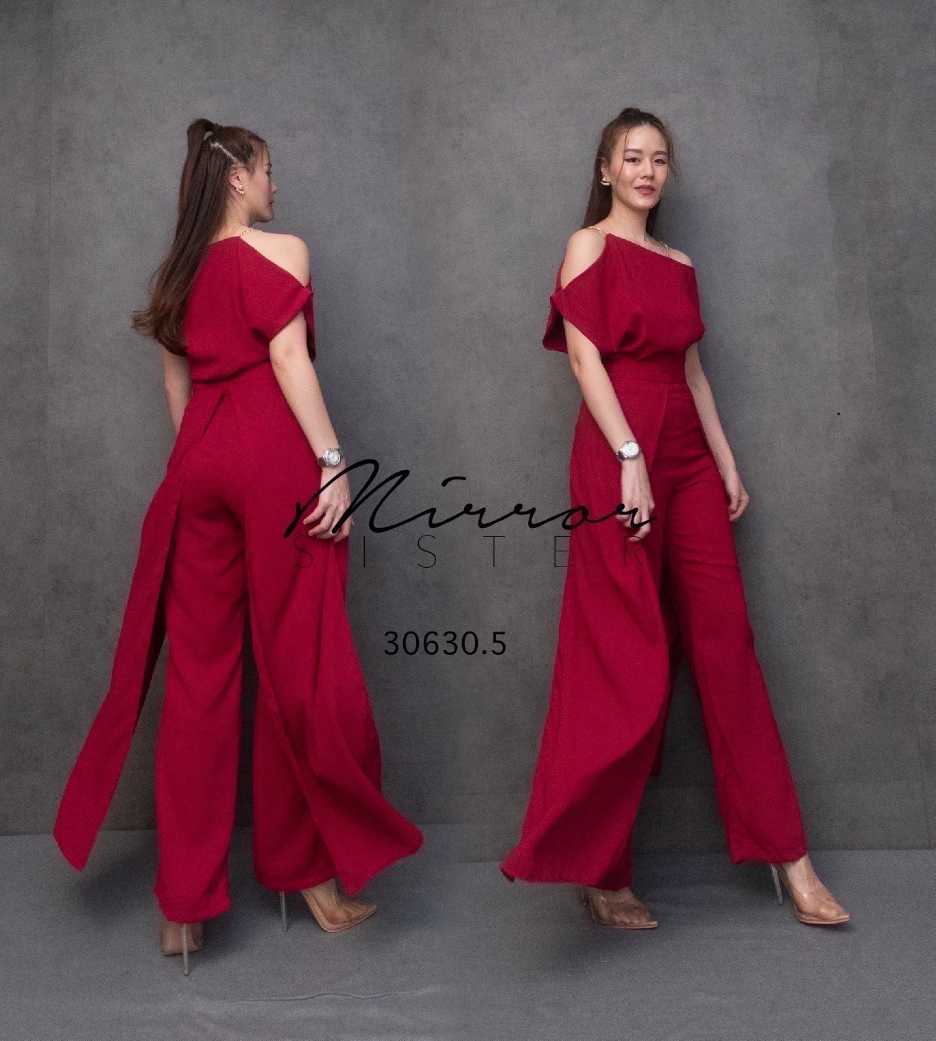 MiRRoRSiSTER’s SET oF WaCHaCha•• ชุดเซ็ทเสื้อกางเกง ทรงสวยเป๊ะปัง ด้วยดีเทลช่วงบน เป็นสายเดี่ยวโซ่ทอง แต่งปาดไหล่สโลปเก๋ไม่ซ้ำใคร ช่วงกางเกงทรงกระบอกแต่งตีเกร็ดตรงหน้าขา แต่งเลเยอร์2ข้าง เวลาเดินพริ้วมีmovementของเนื้อผ้า สวยดีงามเนื้อผ้าดีมาก ใส่เข้าSET