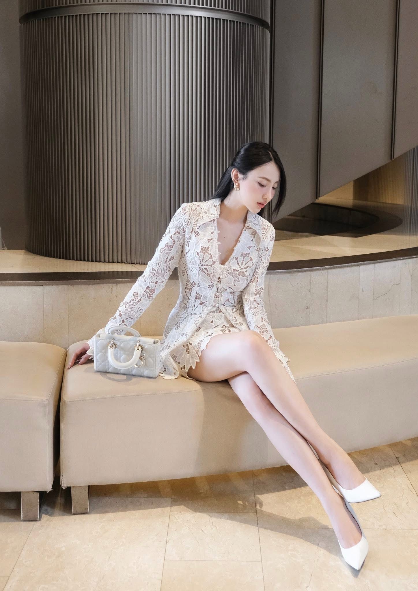 ชุดเซ็ท 2 ชิ้น ดีไซน์ลูกไม้ทอลายดอกไม้แบบ3D เสริมความหรูหรา น่ารักมีเสน่ห์ ลูกไม้สีขาวสะอาดตา บุซับอย่างดีเสริมลุคดูดีในวันสบาย ที่สามารถใส่ได้ทุกโอกาสเลยค่าา #showroombran #งานป้ายคุณภาพดี #งานแฟชั่น #ปังปุริเย่ #เสื้อผ้างานป้าย #เสื้อผ้าผู้หญิง #cropbra