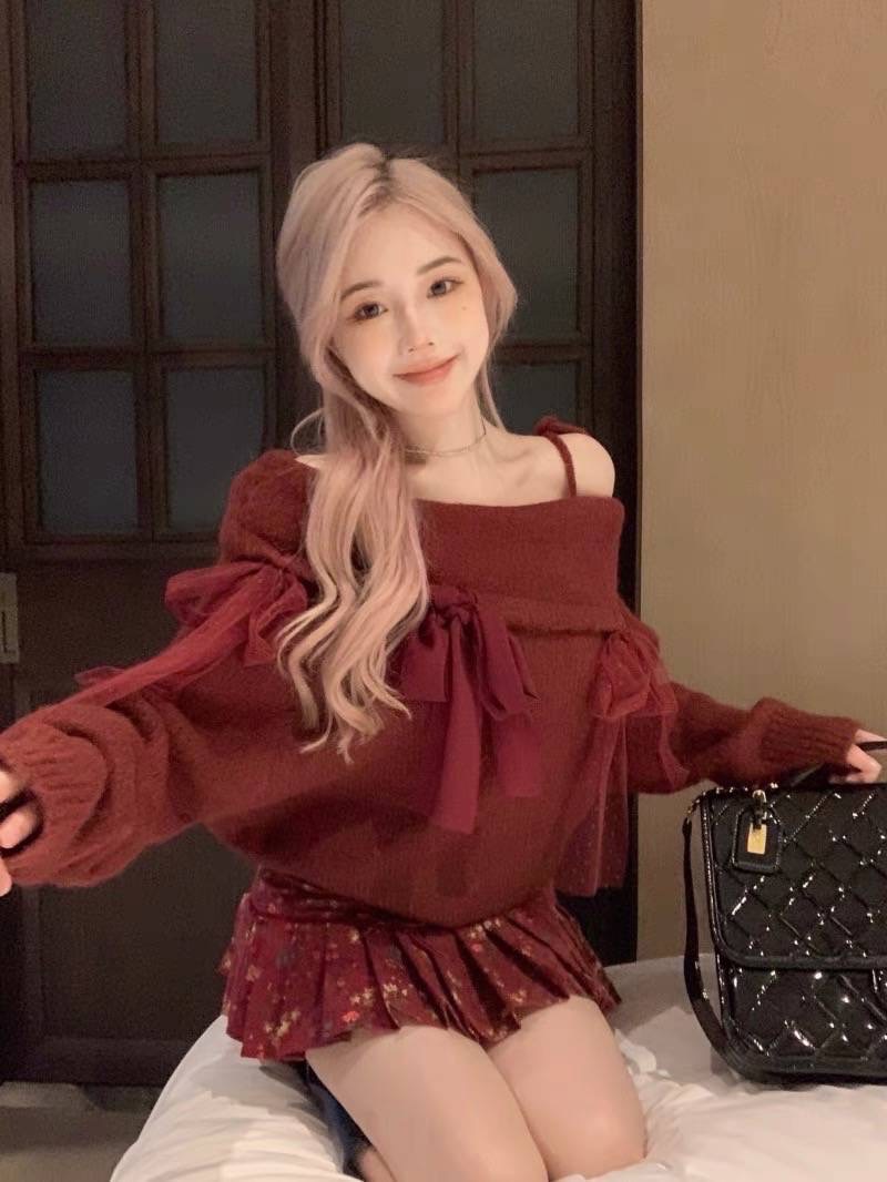 เสื้อแขนยาวปาดไหล่ แต่งโบว์ เว้าไหล่หนึ่งข้าง ผ้าไหมพรม เนื้อนุ่มใส่อุ่นสบายค่ะ