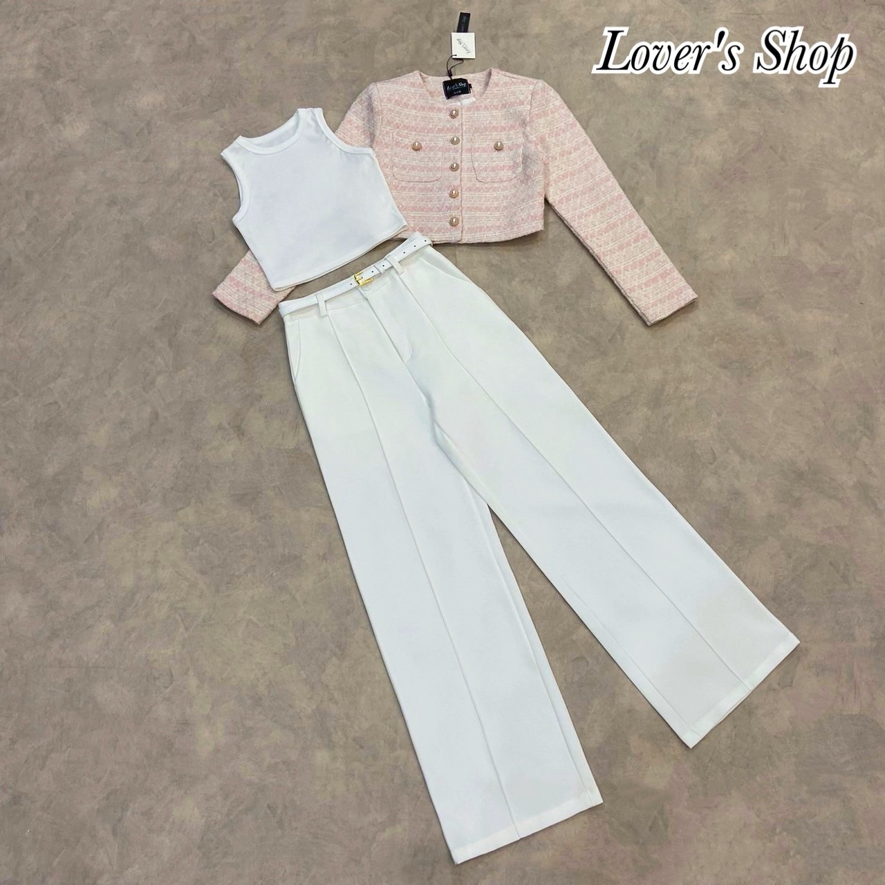 eg : Lover’s Shop Detail : รุ่นขายดี สีใหม่เข้าเพิ่มแล้วค้า Set 4ชิ้น (เสื้อคลุม+เสื้อแขนกุด+กางเกง+เข็มขัด) คุ้มสุดๆค้าาา ดีเทลเสื้อแขนยาวเนื้อผ้าทวิตทอลายในตัว ผ้าใส่สบายไม่คันนะคะ มีศับในอย่างดี มาพร้อมเสื้อกล้ามสีขาวผ้ายืดตามตัว แม็ทกับกางเกงขายาวทรงเ