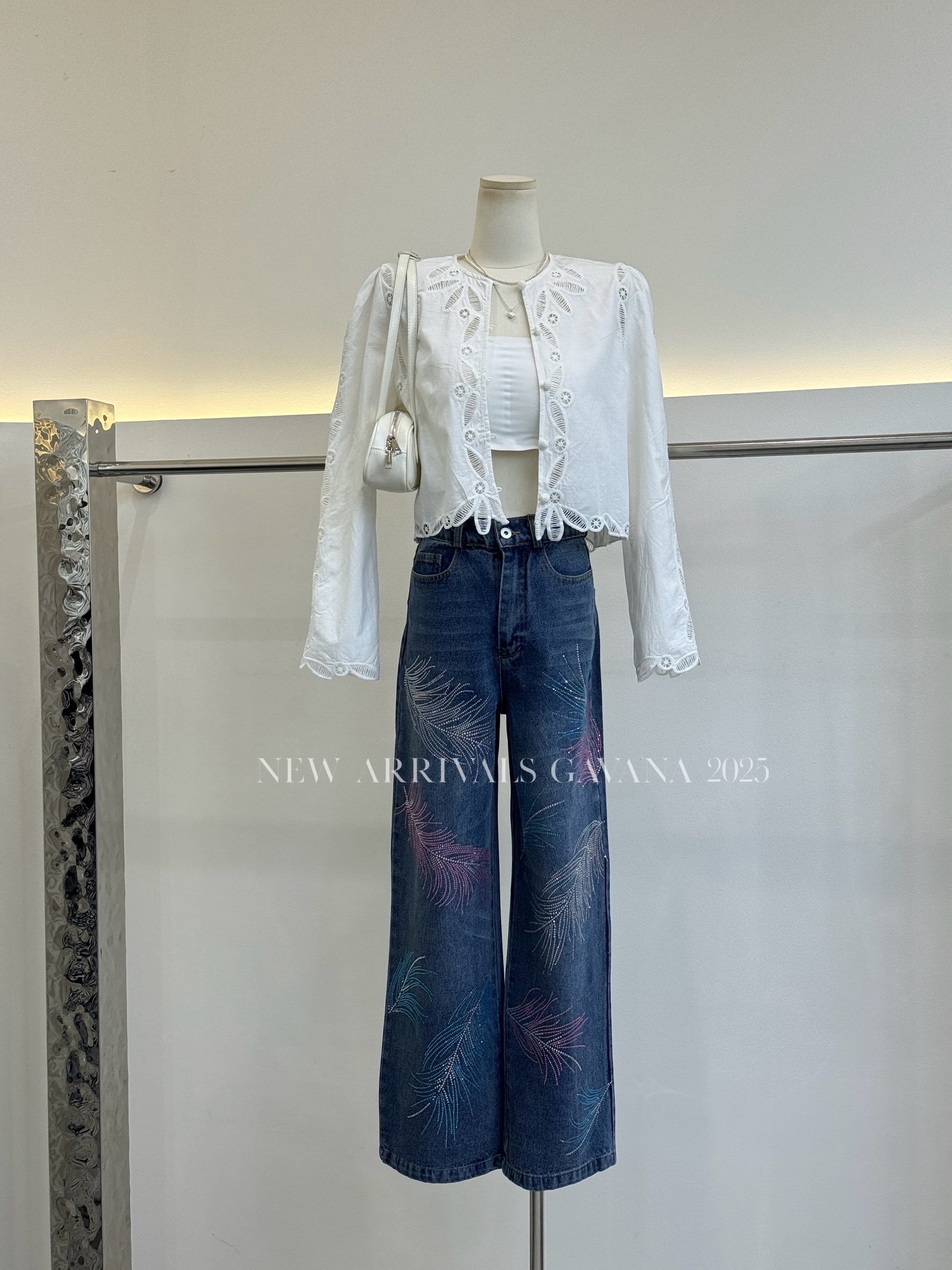 กางเกงยีนส์ขายาวทรงขากระบอก