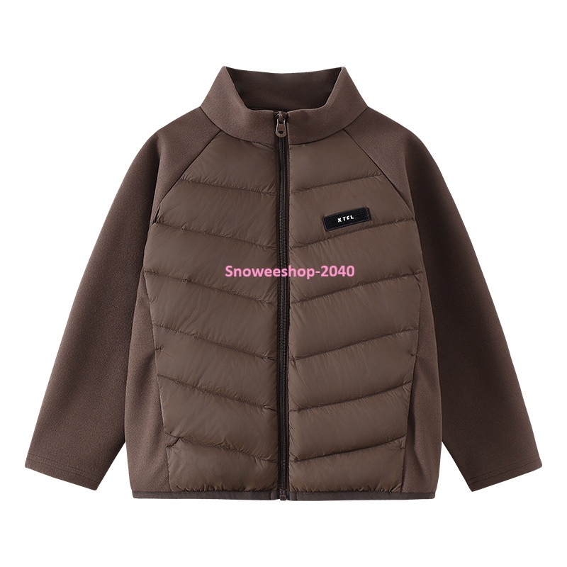 Lightweight Down Jacket for Kids หนาวติดลบก็เอาอยู่ แต่ยัง เบา ใส่สบาย ไม่อึดอัด จะใส่เป็น เสื้อตัวใน อุ่น ๆ หรือ เสื้อตัวนอก ก็แมทช์ง่าย ดีไซน์แฟชั่นเกาหลี ใส่แล้วน่ารักแบบลูกคุณหนู มีให้เลือก 4 สีคลาสสิค ไซส์ 110–160 cm ครอบคลุมทั้งเด็กเล็กและเด็กโต ใส่