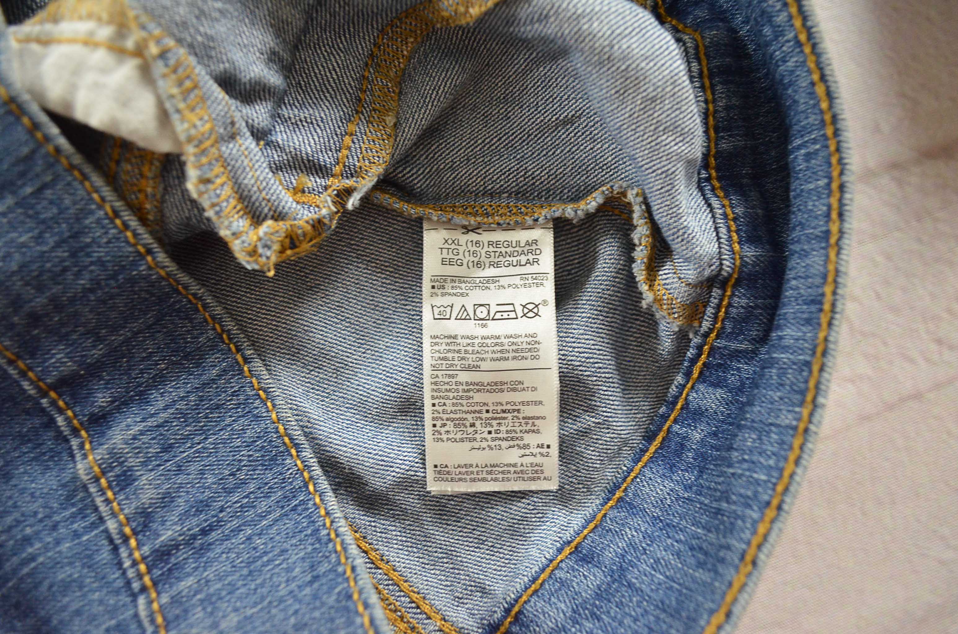 OLD NAVY อกจริง37' (M) เสื้อแจ็คเก็ตยีนส์ เสื้อยีนส์แขนยาวหญิงชาย เนื้อผ้านุ่มใส่สบาย มีเป๋าข้างเป๋าใน