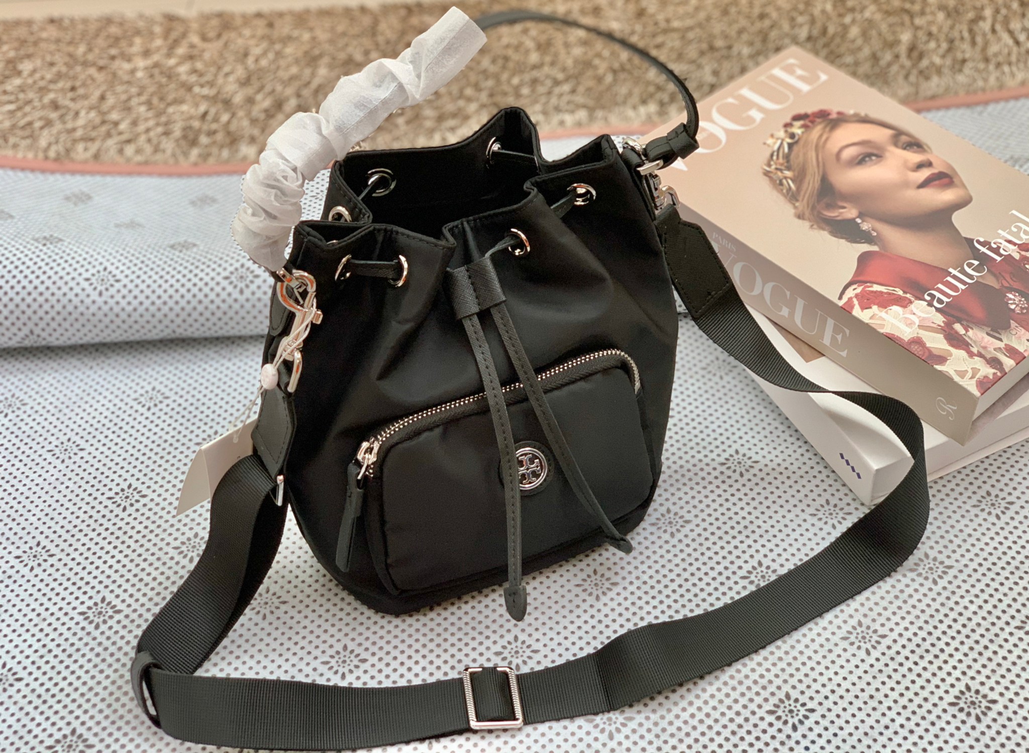 กระเป๋าสะพายไฮโซแบรนด์เนมทอรี่เบิร์ชทรงบัคเก็ตขนมจีบ TORY BURCH VIRGINA BUCKET BAG(134652)