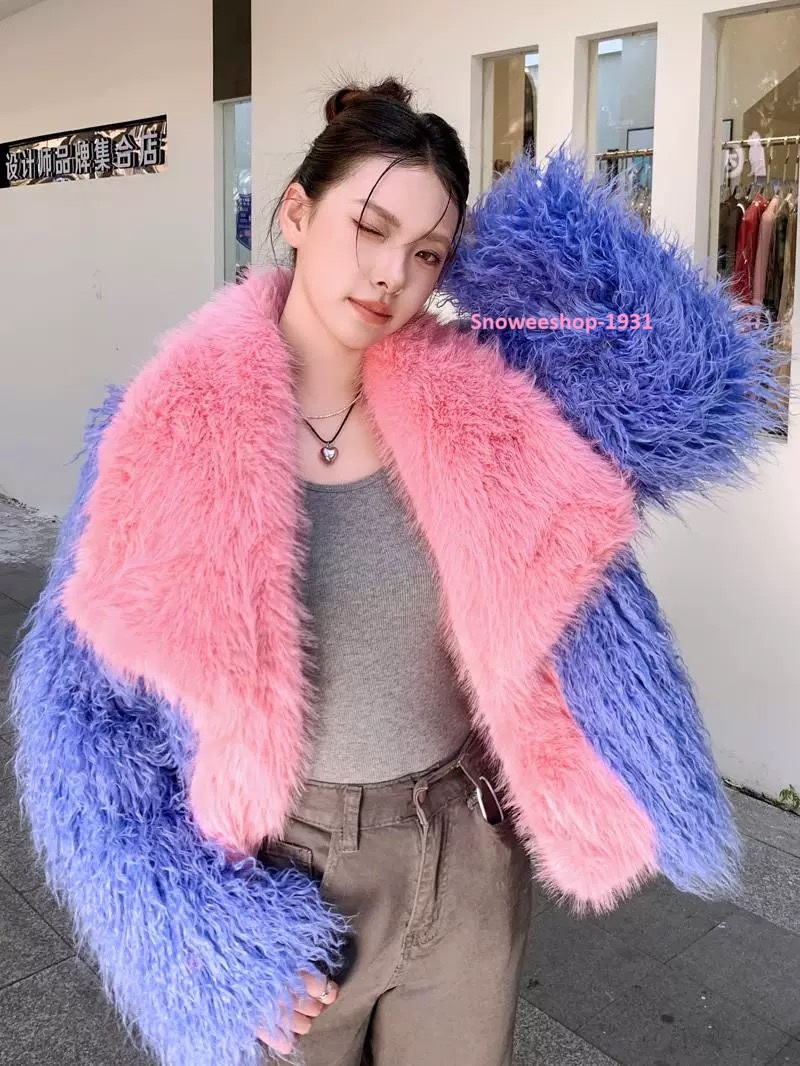 เสื้อโค้ทขนเฟอร์แบบใหม่สุดหรู โทนสีท้องฟ้าใส ฟ้า-พีช-ชมพู เรียบหรู แต่โดดเด่น ขนนุ่ม ฟู เบาสบาย แต่กันหนาวได้ดี ดีไซน์สวย โค้ทตัวสั้นทรงโอเวอร์ไซ แมทช์ง่ายทุกลุค