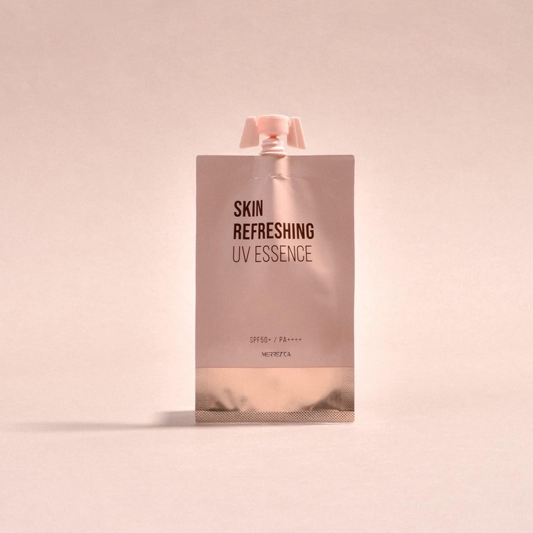 (1ซอง) Merrez'ca Skin Refreshing UV Essence เมอร์เรซกา สกิน รีเฟรชชิ่ง ยูวี เอสเซนซ์ 5 มิลลิลิตร