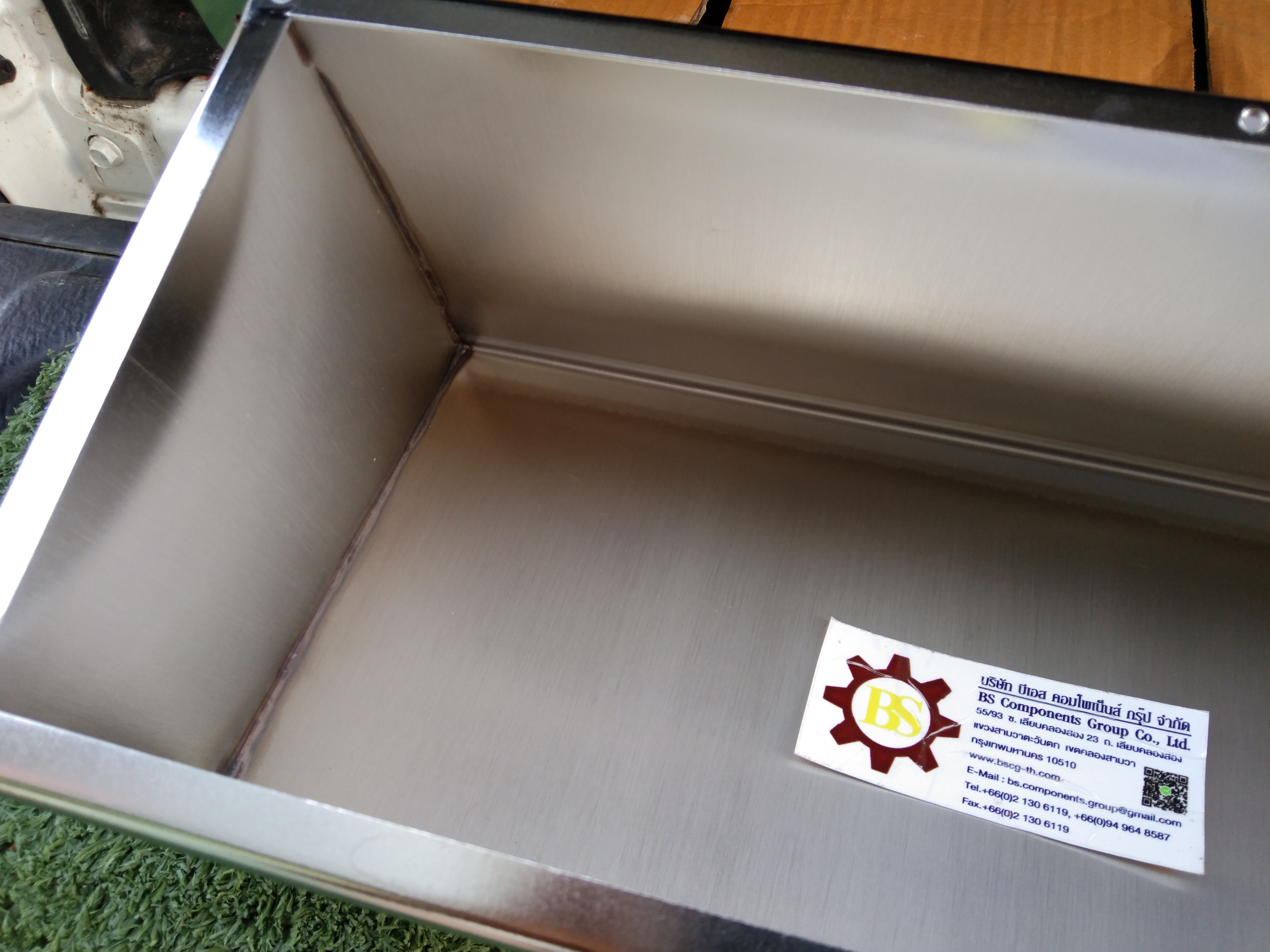 กล่องสแตนเลสด้านบนสโลป POWER PLUGS (C) W350xH150xD150mm.