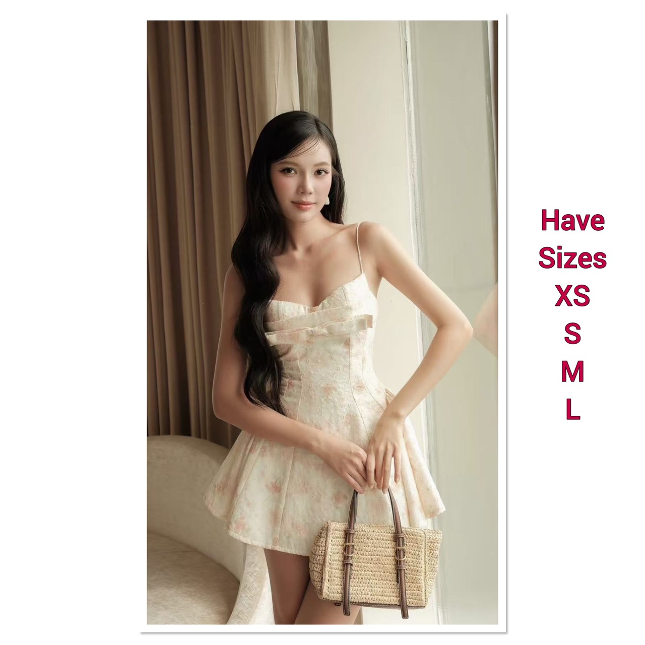 มินิเดรสสายเดี่ยวสีขาวครีม ลายดอกไม้เล็กๆ ผูกโบที่อก ซิปหลัง ช่วงเอวเข้ารูป ตัวกระโปรงแต่งจีบด้านข้างบานออกทรงสวย มีชับใน งานสวยเนื้อผ้าดี คัตติ๊งเป๊ะคะ 💕💦ป้าย Aileen งานคุณภาพ ขึ้นจากงา