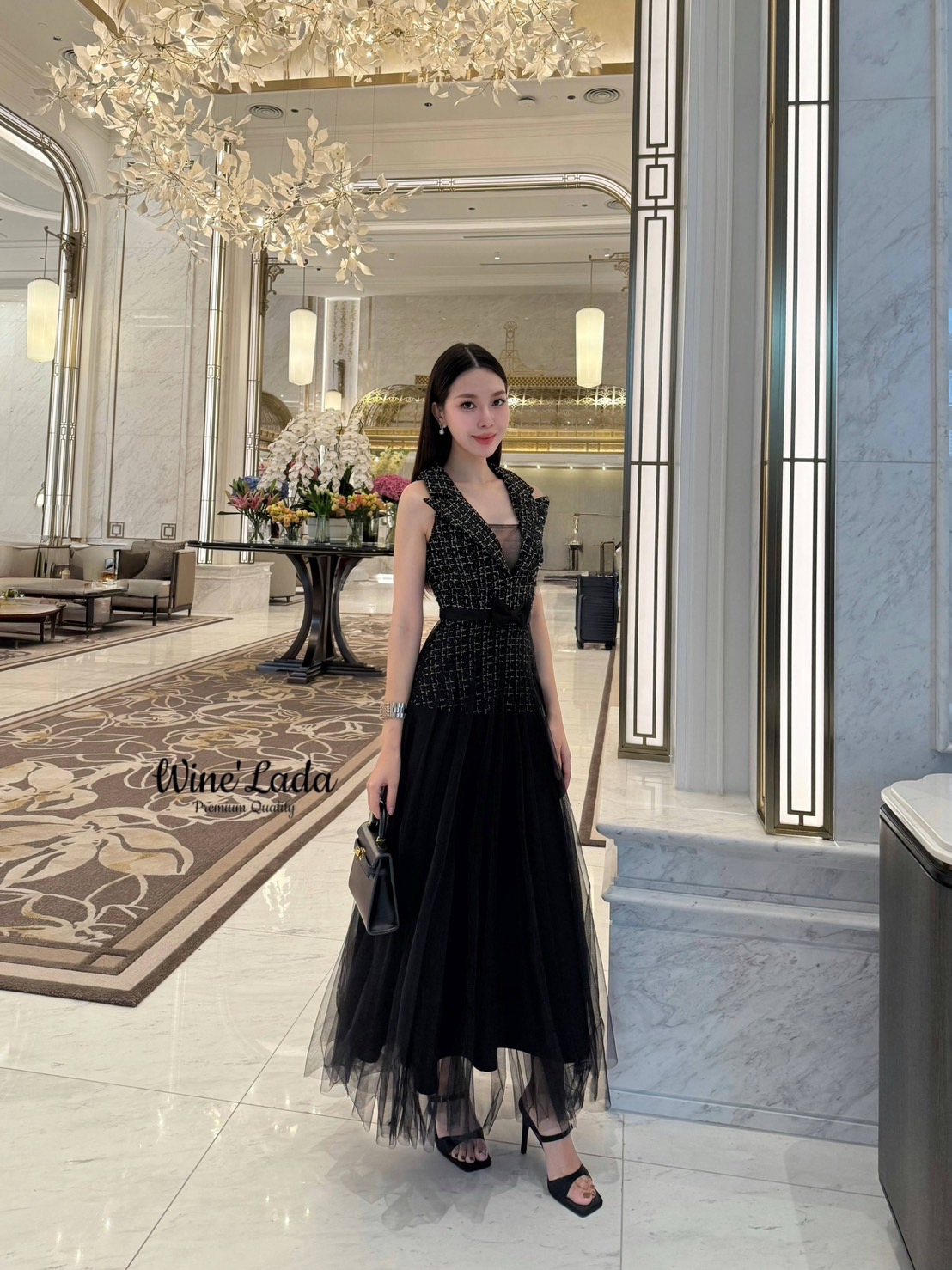 Tag : Wine'Lada Detail : Dress. เดรสผ้าทวิตสีน้ำตาลทองตัดต่อด้วยชีฟองเพิ่มความหรูหรา ทรงสวย เรียบหรู หน้าอกมีฟองน้ำ มีซิปหลังสวมใส่ง่าย ผ้าดีทรงสวยมากค่ะ เป๊ะและเข้ารูป ใส่แล้วผอมเพียว สวย ซับในทั้งตัว ใครได้ลองแล้วจะหลงรักค่าา รับรองคุ้มเว่อร์ งานสว
