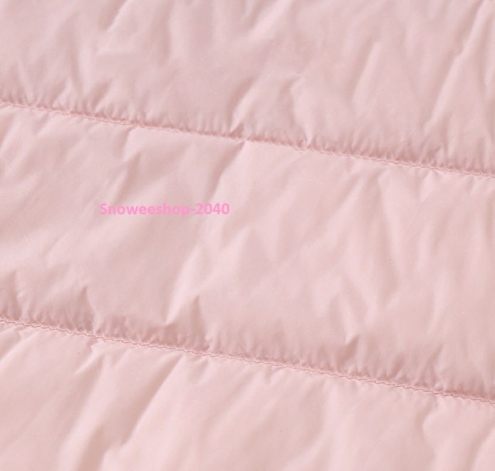 Lightweight Down Jacket for Kids หนาวติดลบก็เอาอยู่ แต่ยัง เบา ใส่สบาย ไม่อึดอัด จะใส่เป็น เสื้อตัวใน อุ่น ๆ หรือ เสื้อตัวนอก ก็แมทช์ง่าย ดีไซน์แฟชั่นเกาหลี ใส่แล้วน่ารักแบบลูกคุณหนู มีให้เลือก 4 สีคลาสสิค ไซส์ 110–160 cm ครอบคลุมทั้งเด็กเล็กและเด็กโต ใส่