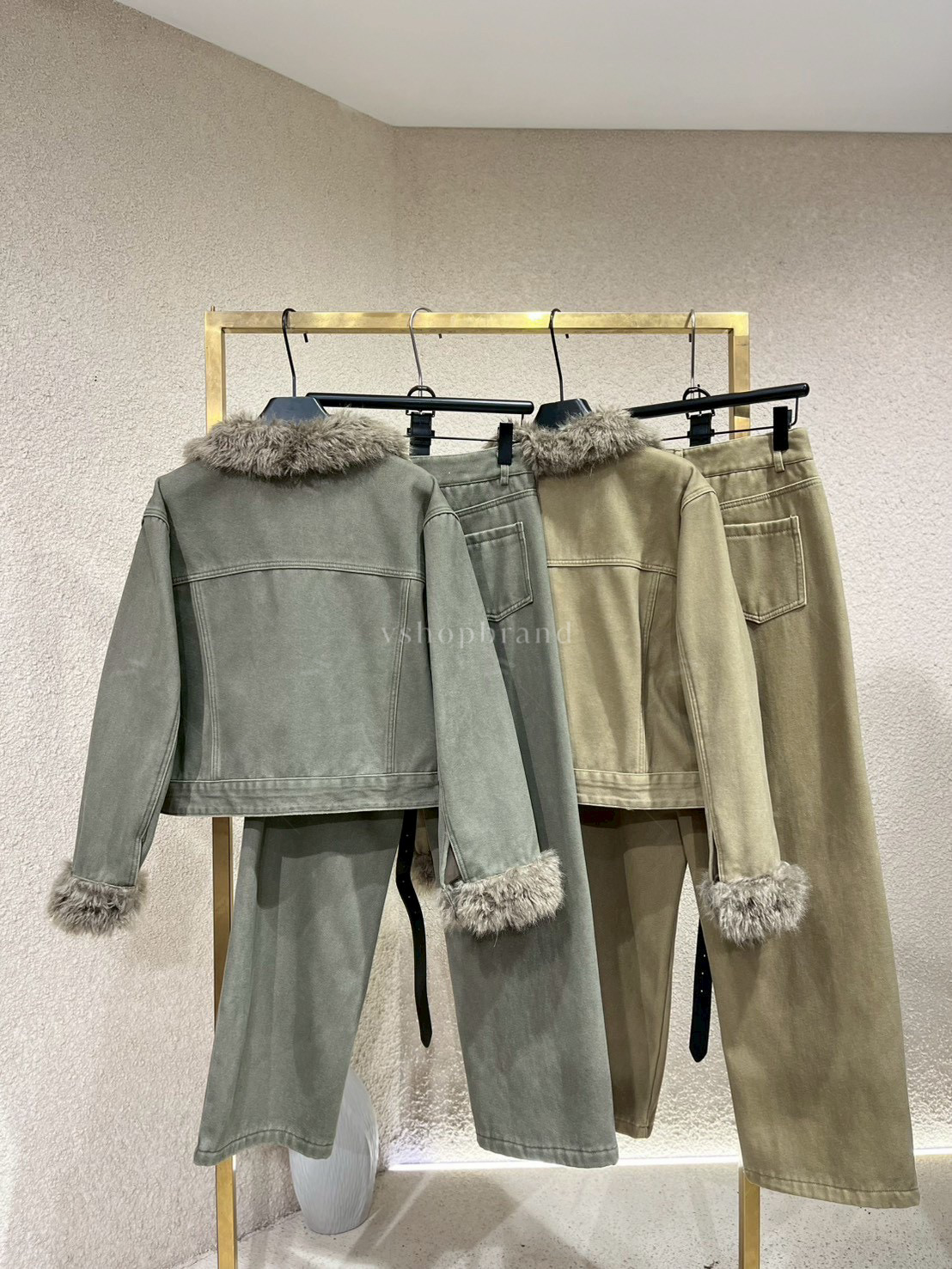 Set เสื้อยีนส์แขนยาวกระเป๋าอกคู่ปกเฟอร์ + กางเกงขายาว