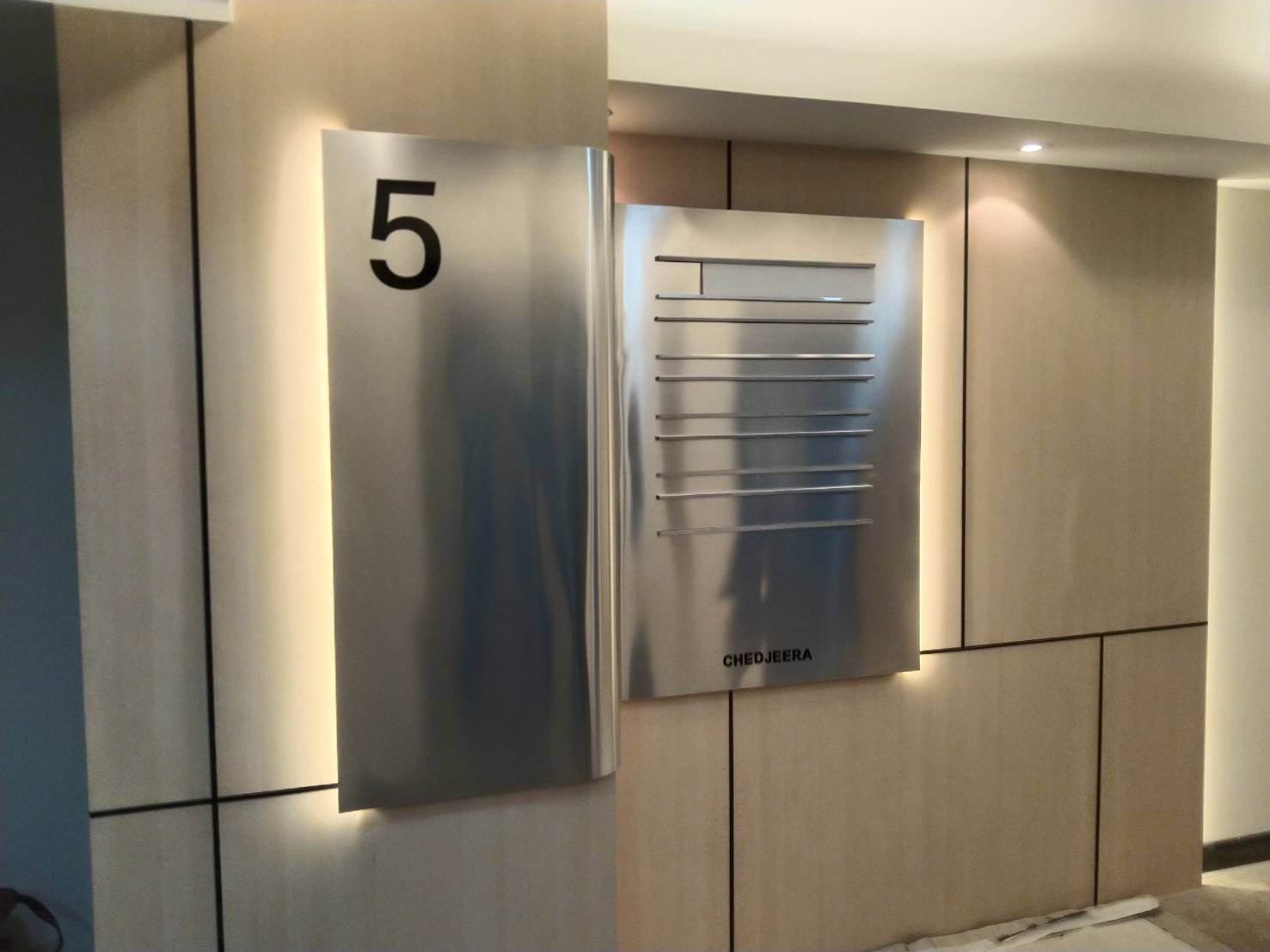 ป้ายอักษรโลหะและสเตนเลส